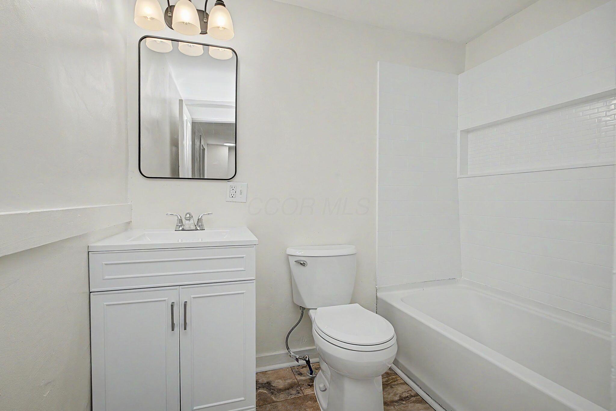 863 Sherman Avenue Property Photo 4