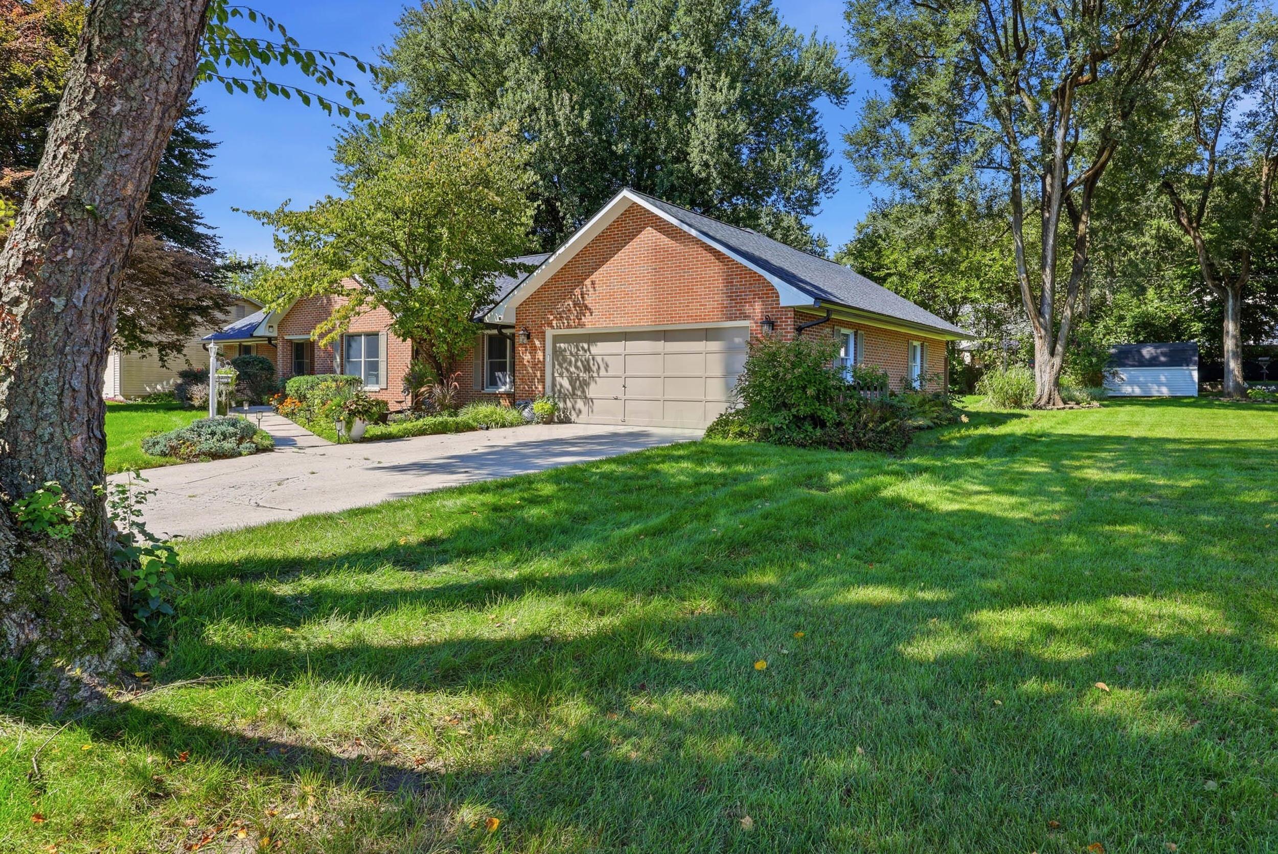 749 Harding Road Property Photo 4