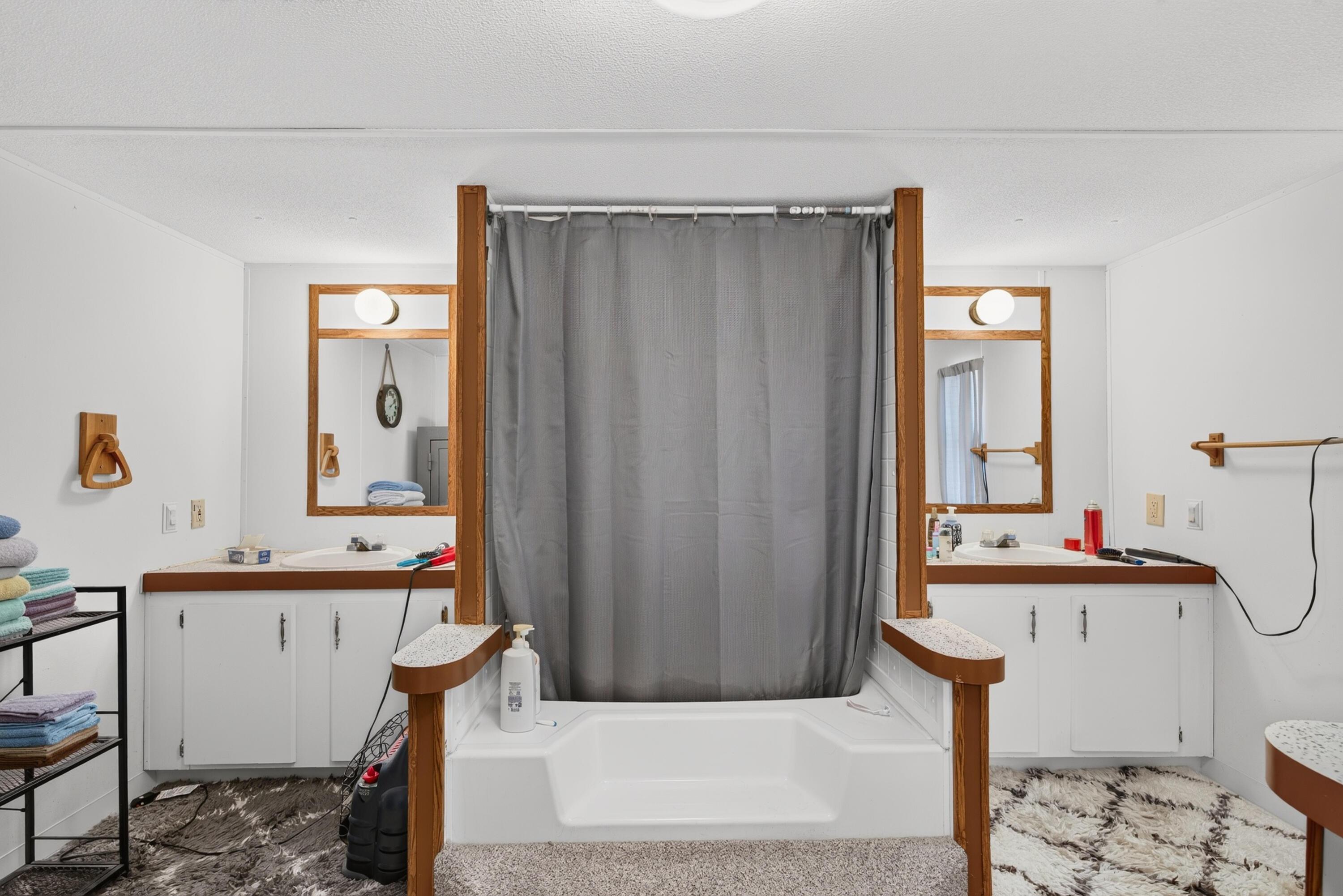 4981 Westfall Road Property Photo 10