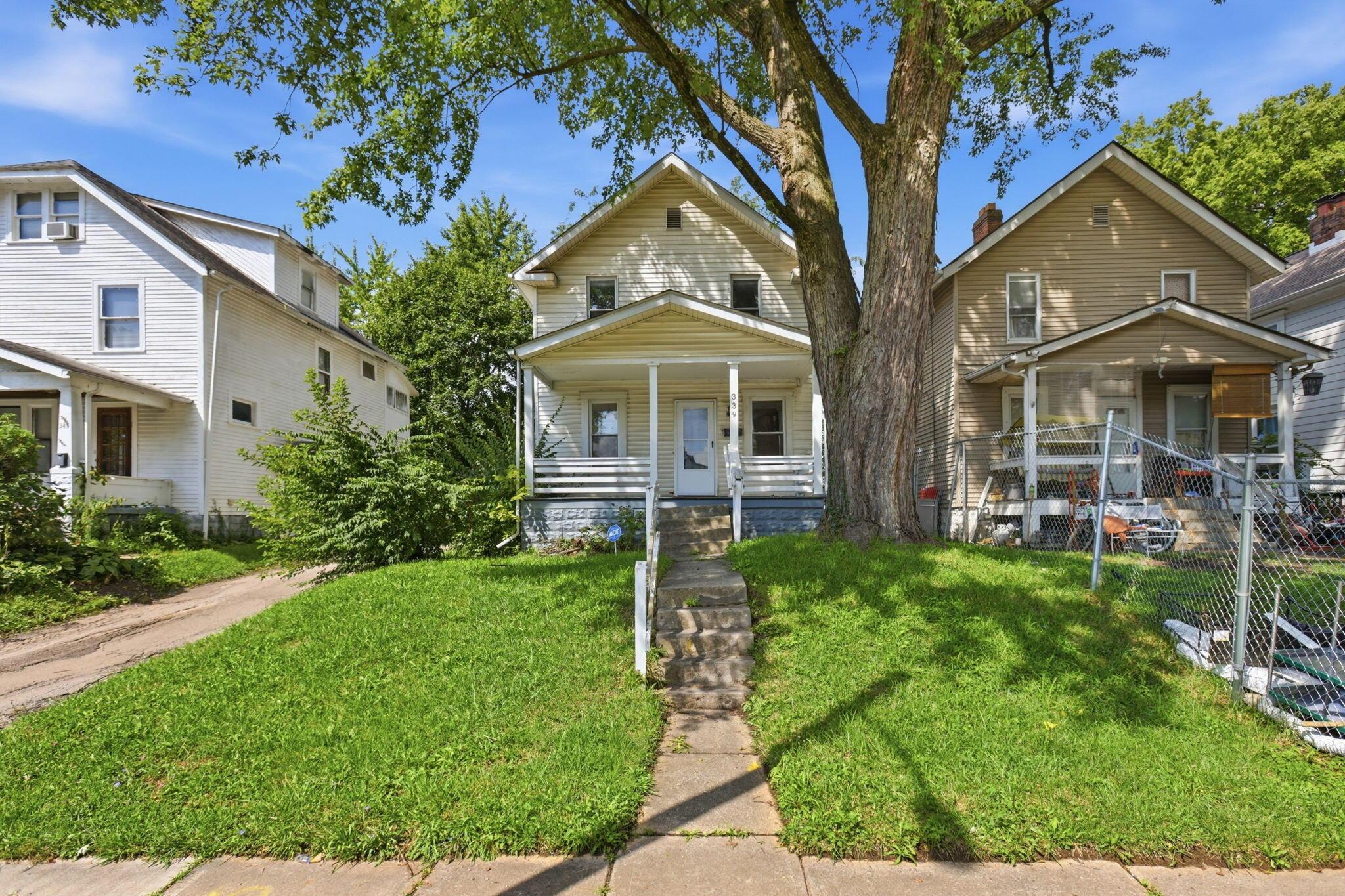 339 Wrexham Avenue Property Photo 1