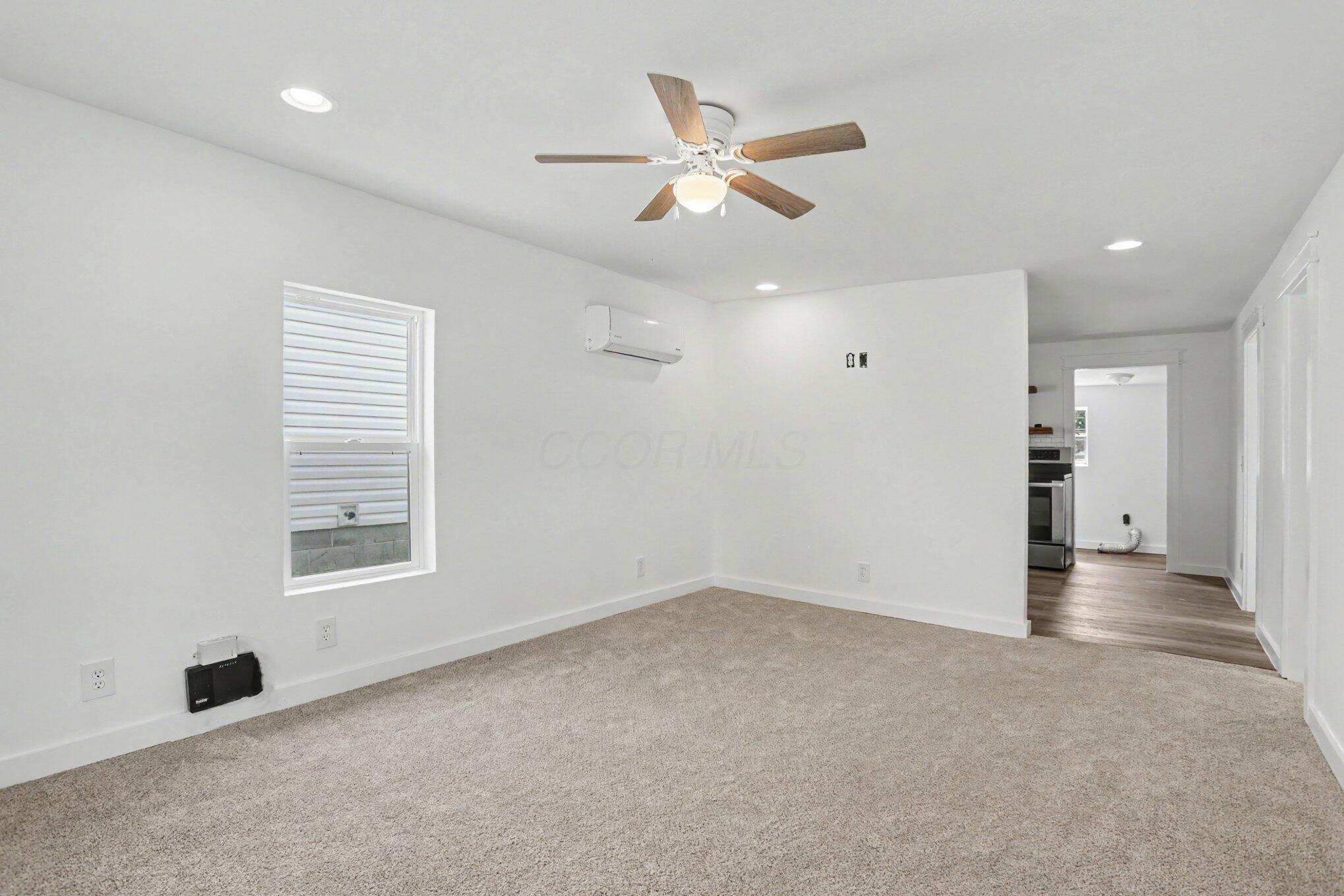 7 E Vine Street Property Photo 4