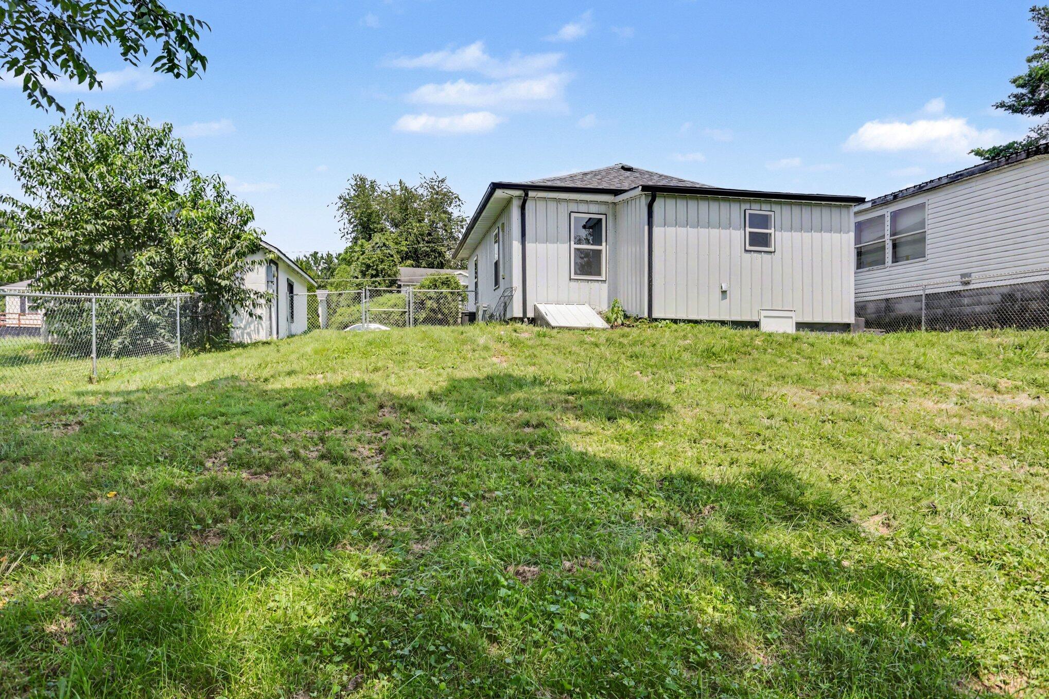 7 E Vine Street Property Photo 5