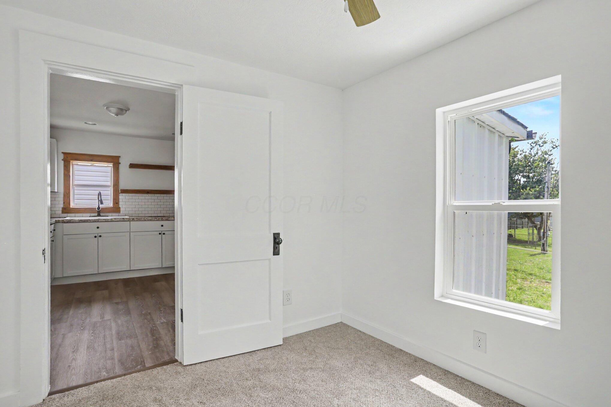 7 E Vine Street Property Photo 9