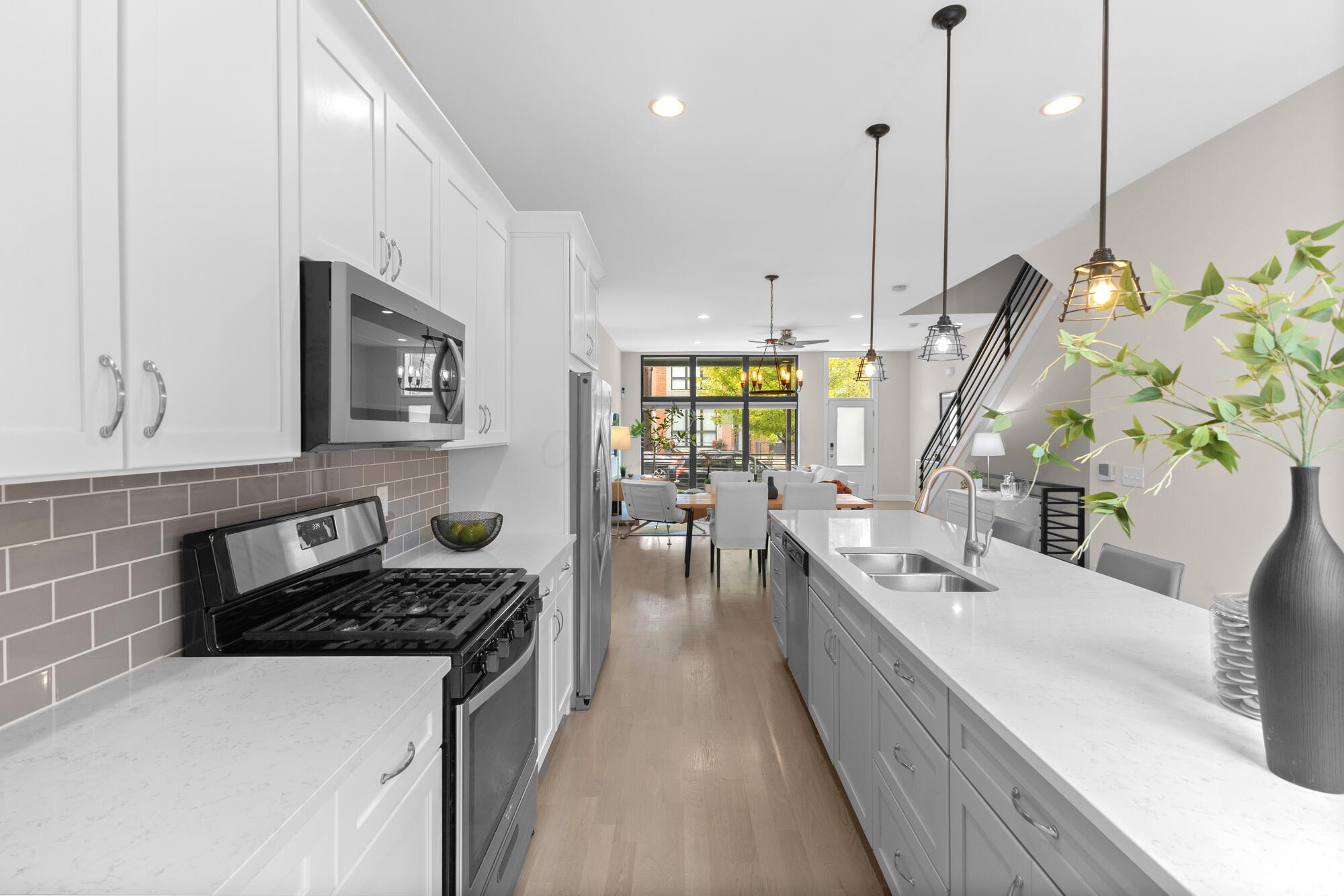306 Neruda Avenue Property Photo 21