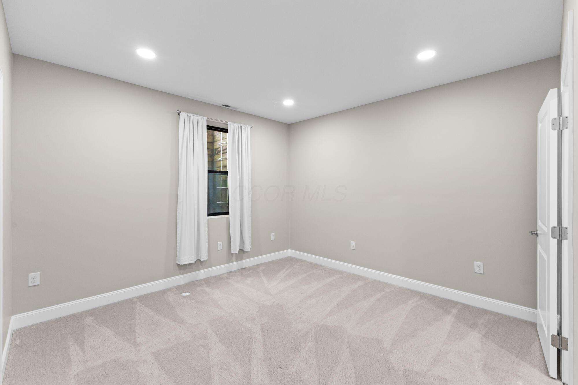 306 Neruda Avenue Property Photo 52
