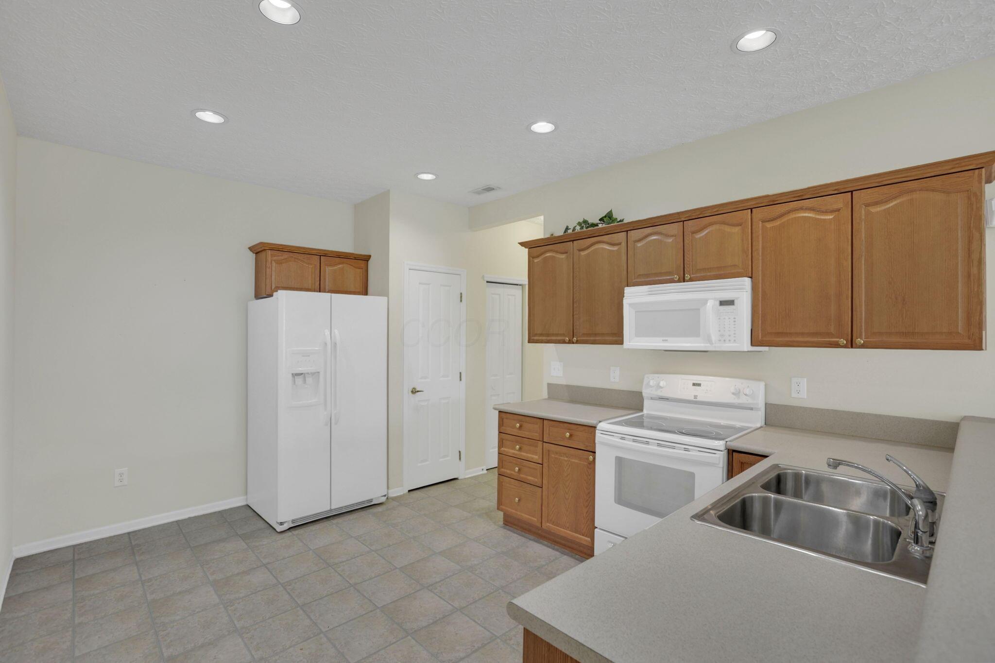 7465 Red Maple Place Property Photo 11