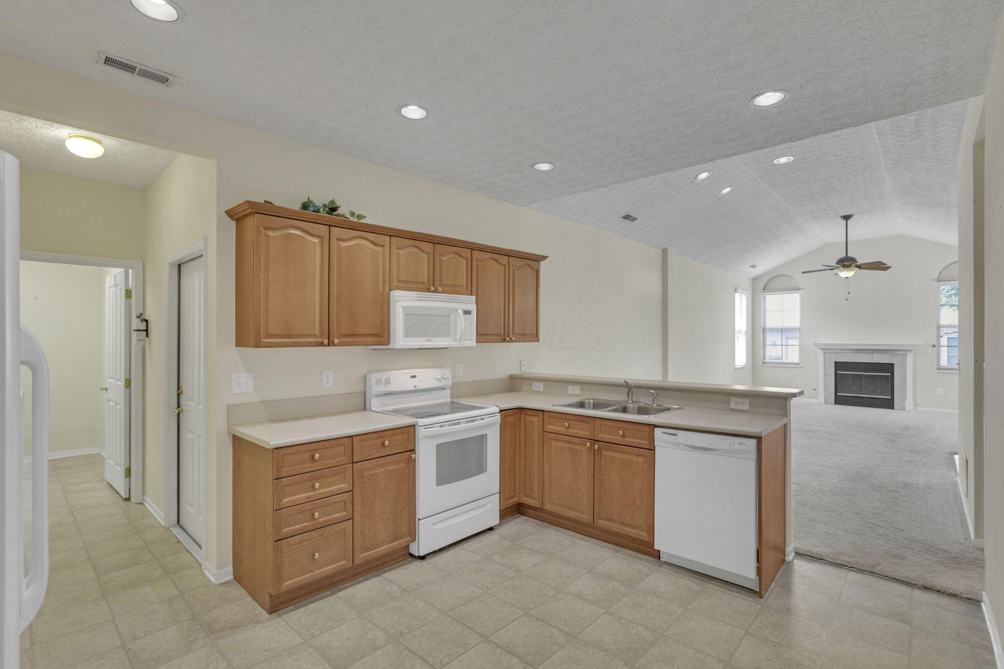 7465 Red Maple Place Property Photo 12
