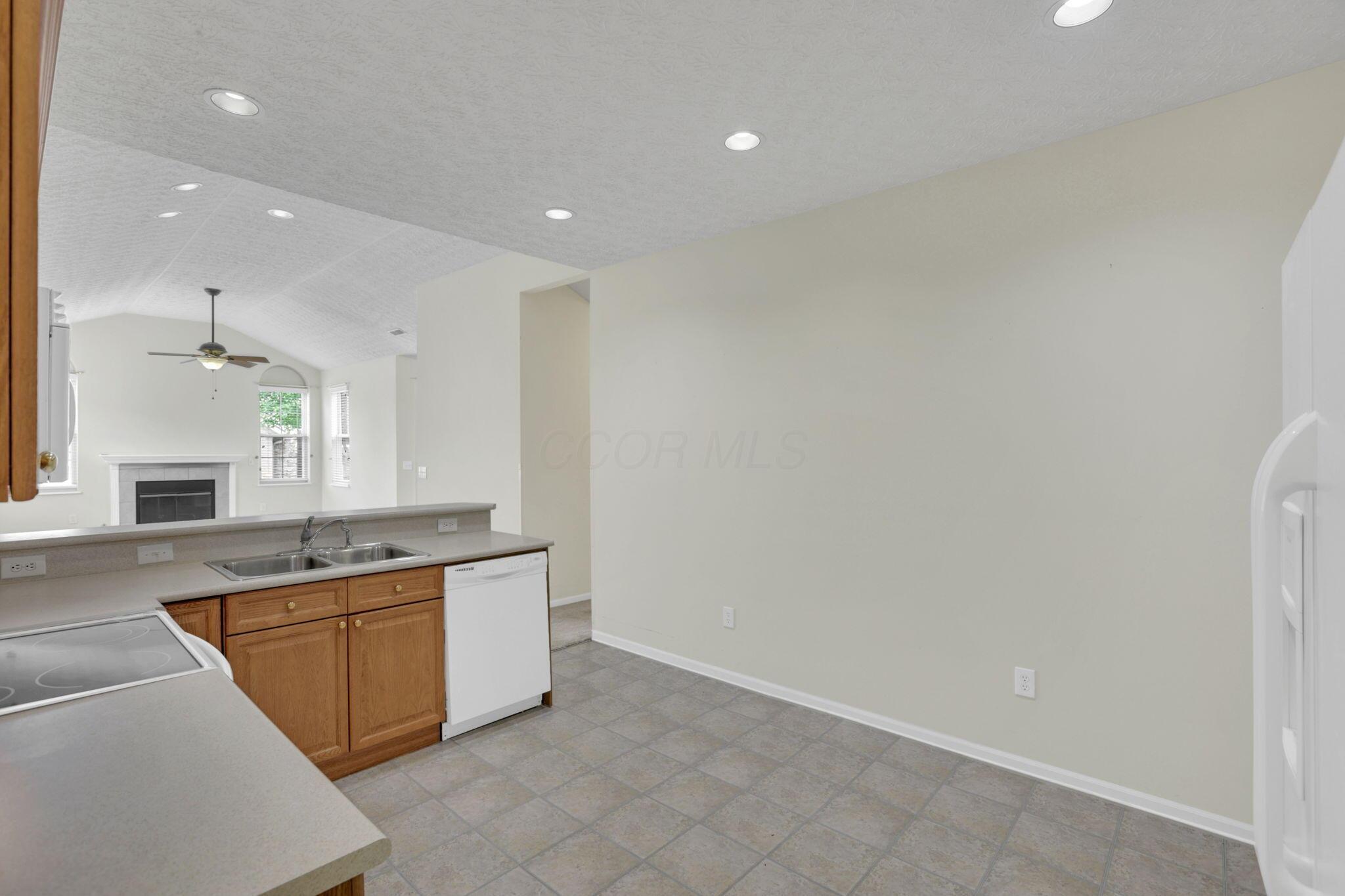 7465 Red Maple Place Property Photo 13