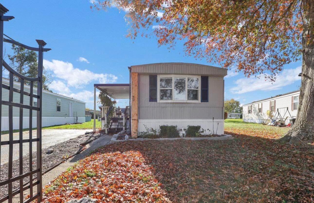 42 Deerpath Road Property Photo 2