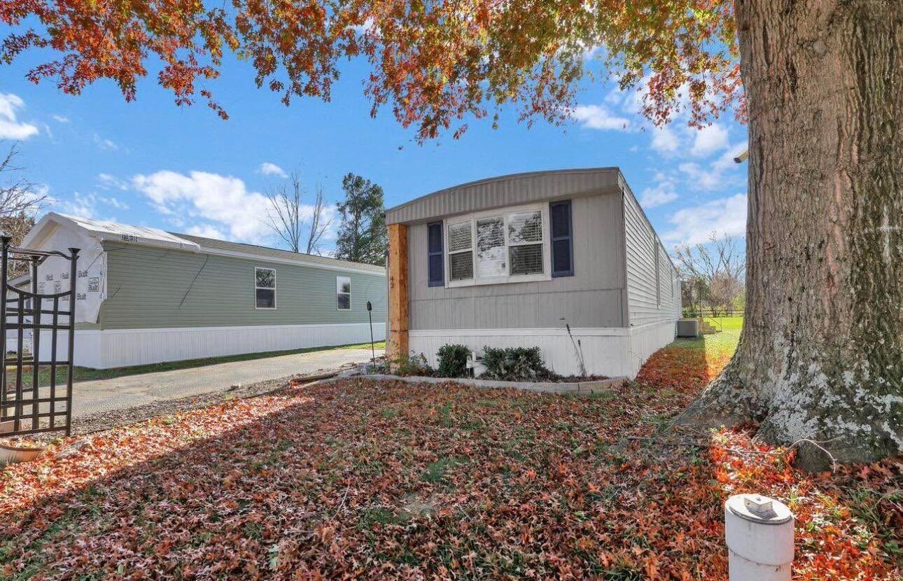 42 Deerpath Road Property Photo 3