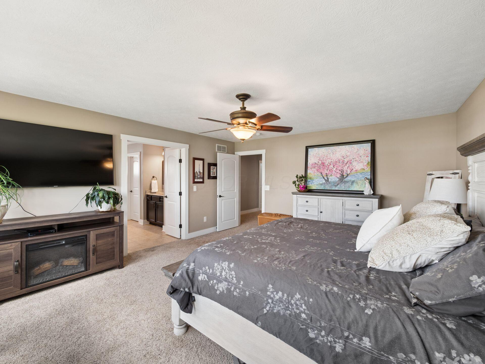 10623 Honeysuckle Way Property Photo 16