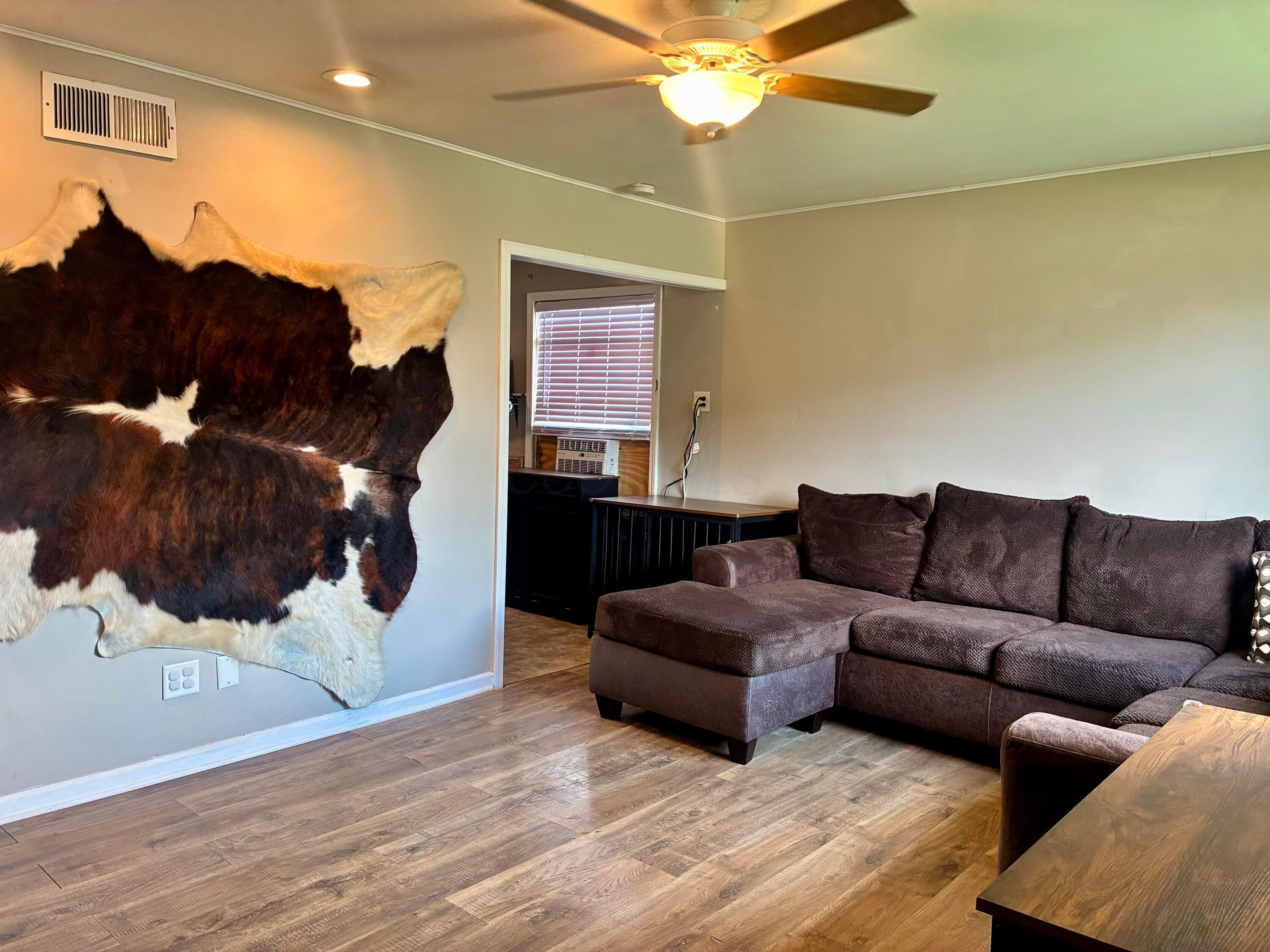 708 S Maple Avenue Property Photo 5