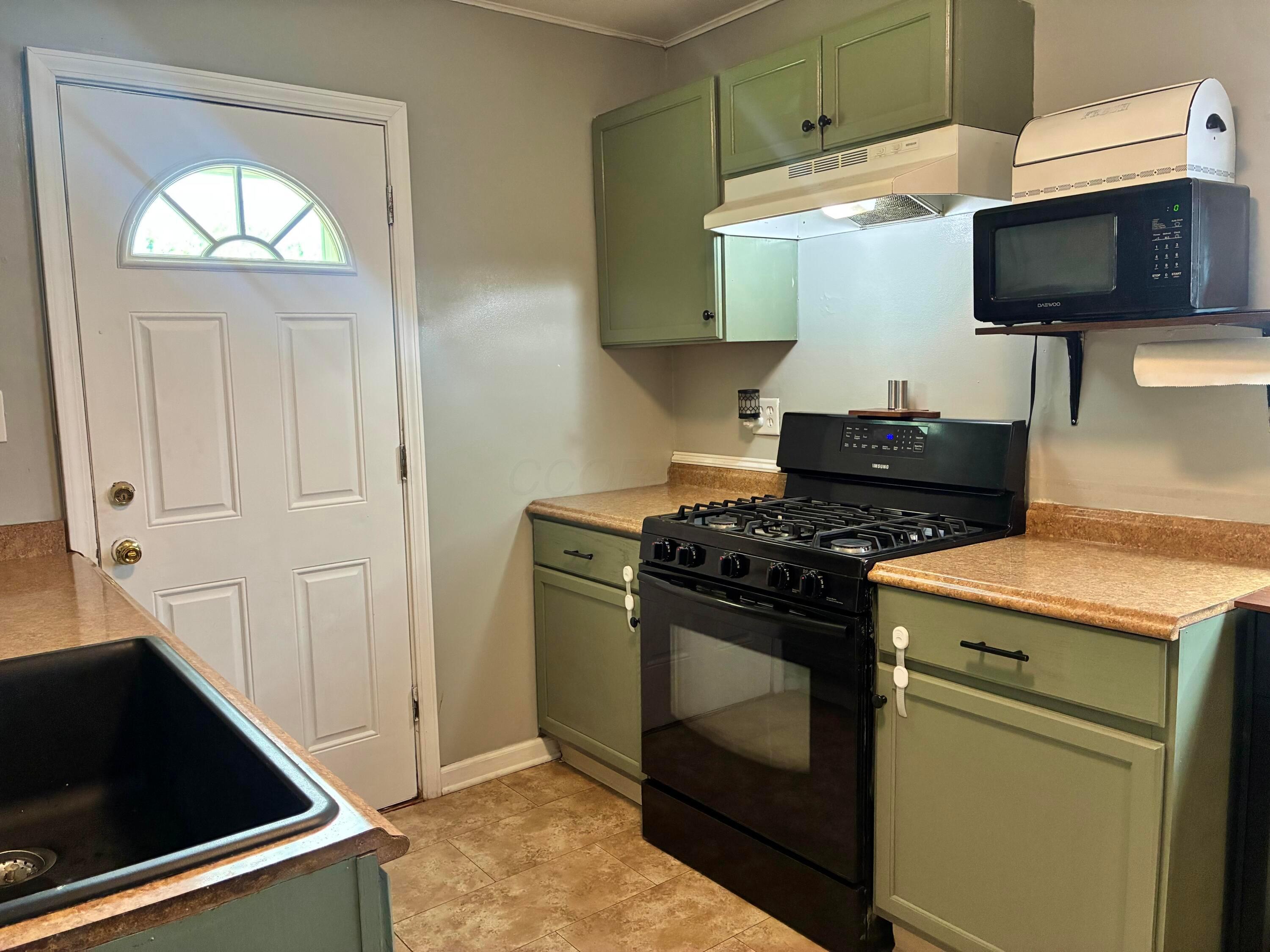 708 S Maple Avenue Property Photo 9