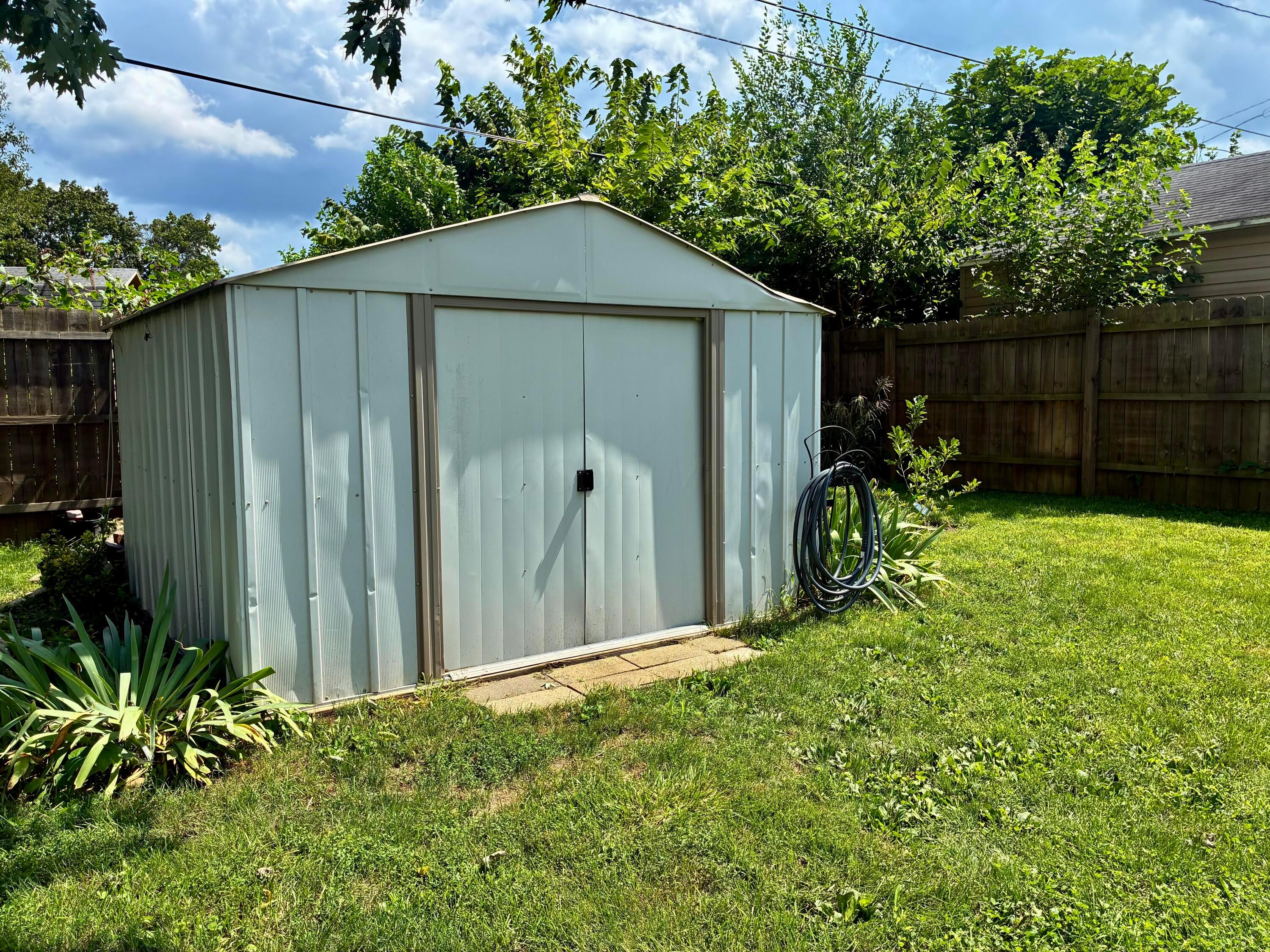 708 S Maple Avenue Property Photo 25