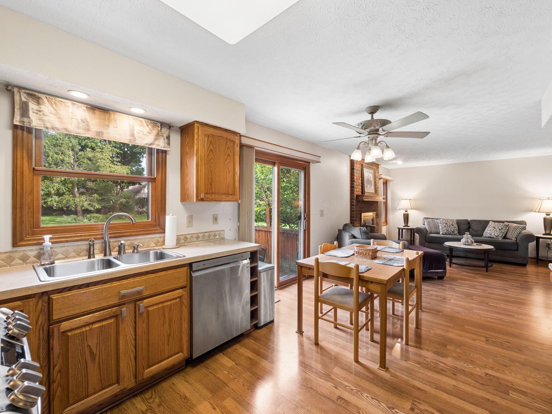 5856 Newbridge Drive Property Photo 11