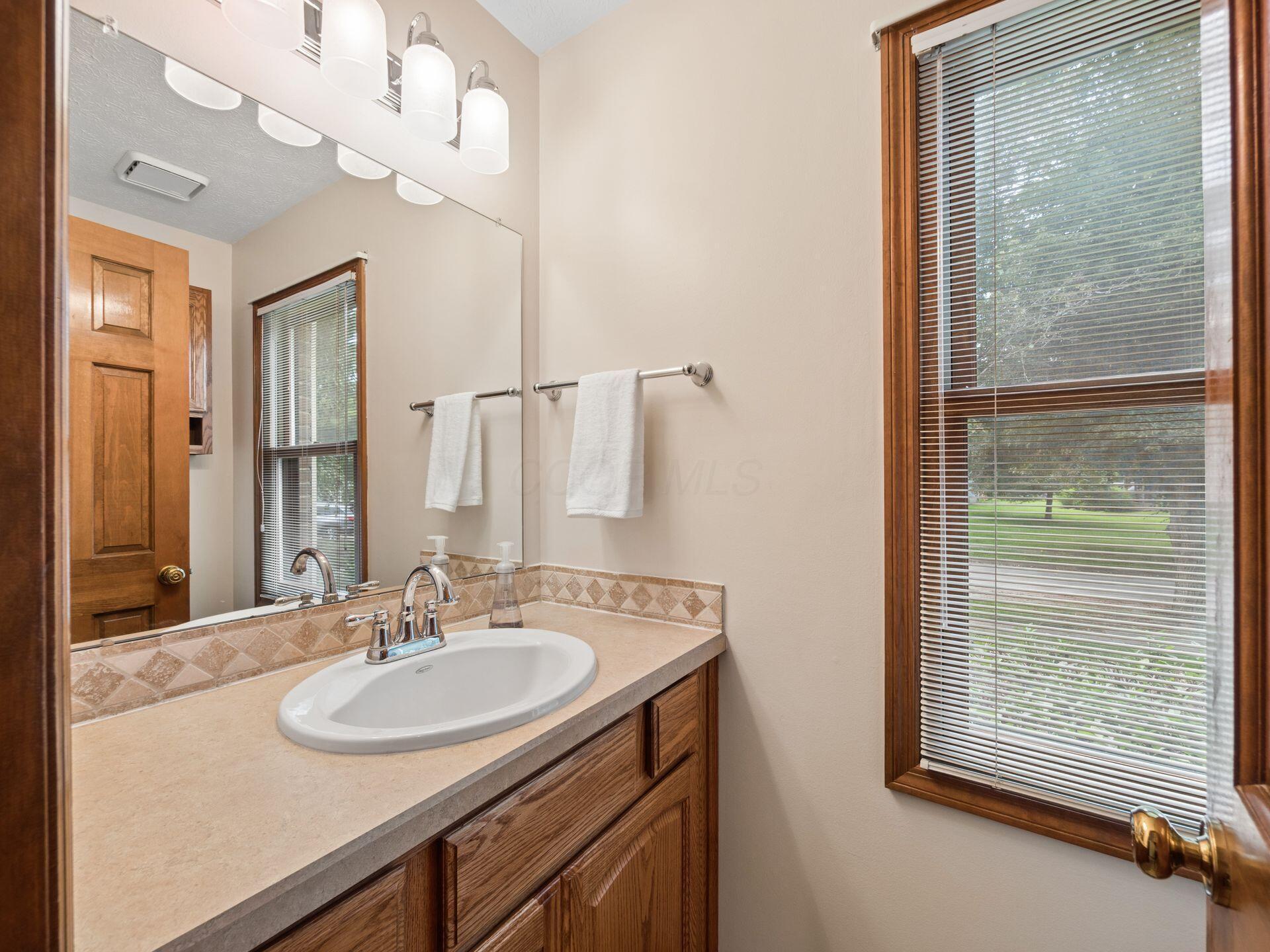 5856 Newbridge Drive Property Photo 20