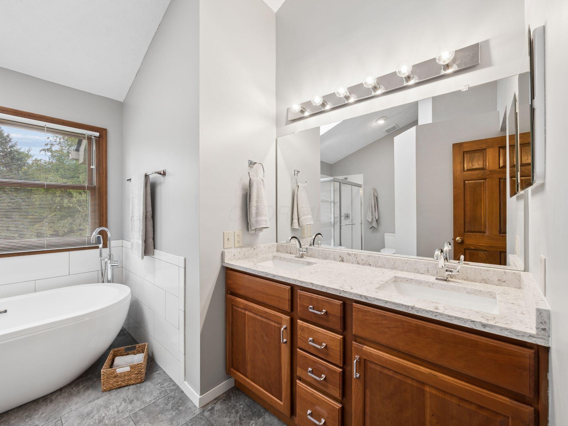 5856 Newbridge Drive Property Photo 29