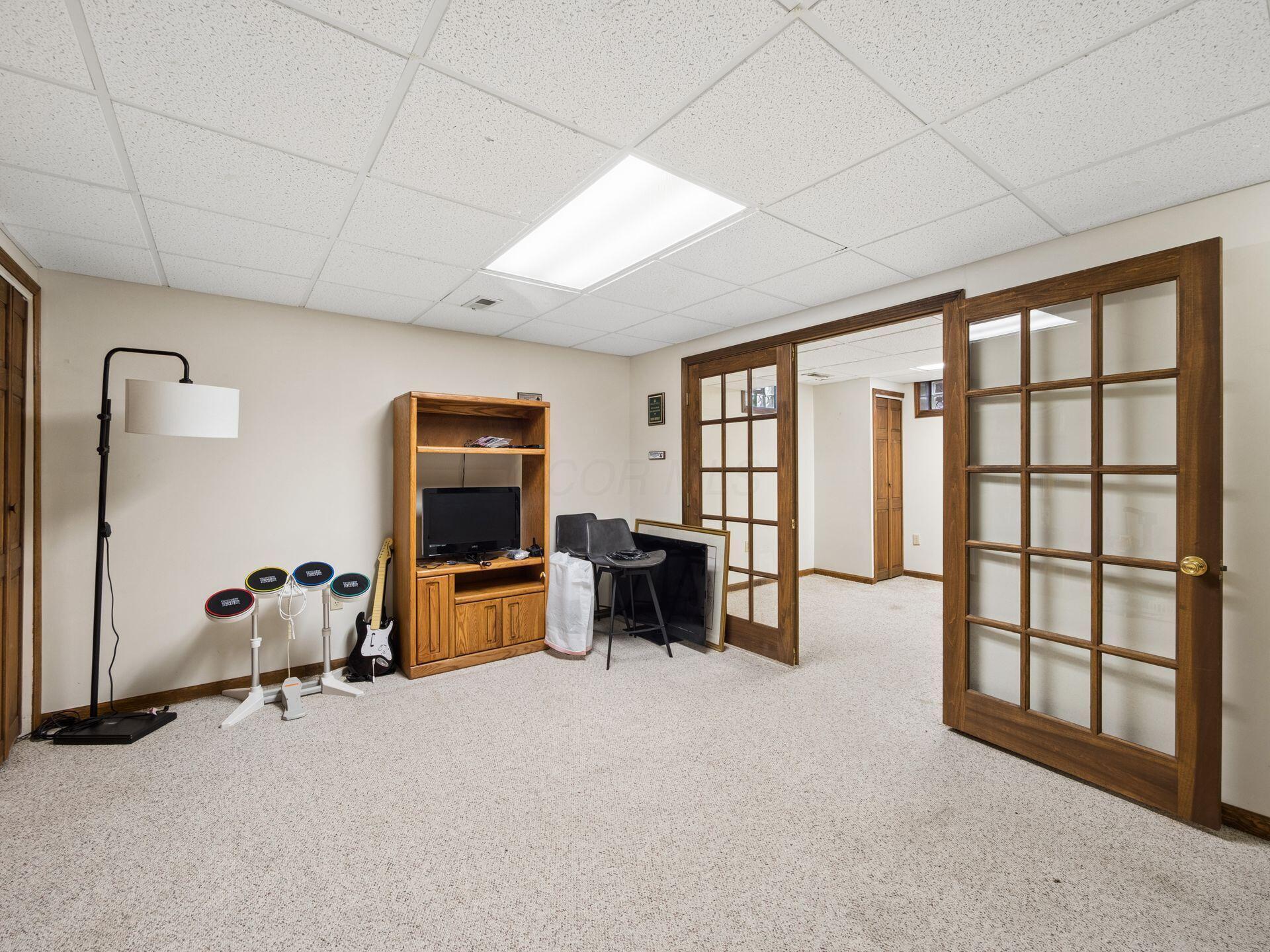 5856 Newbridge Drive Property Photo 31