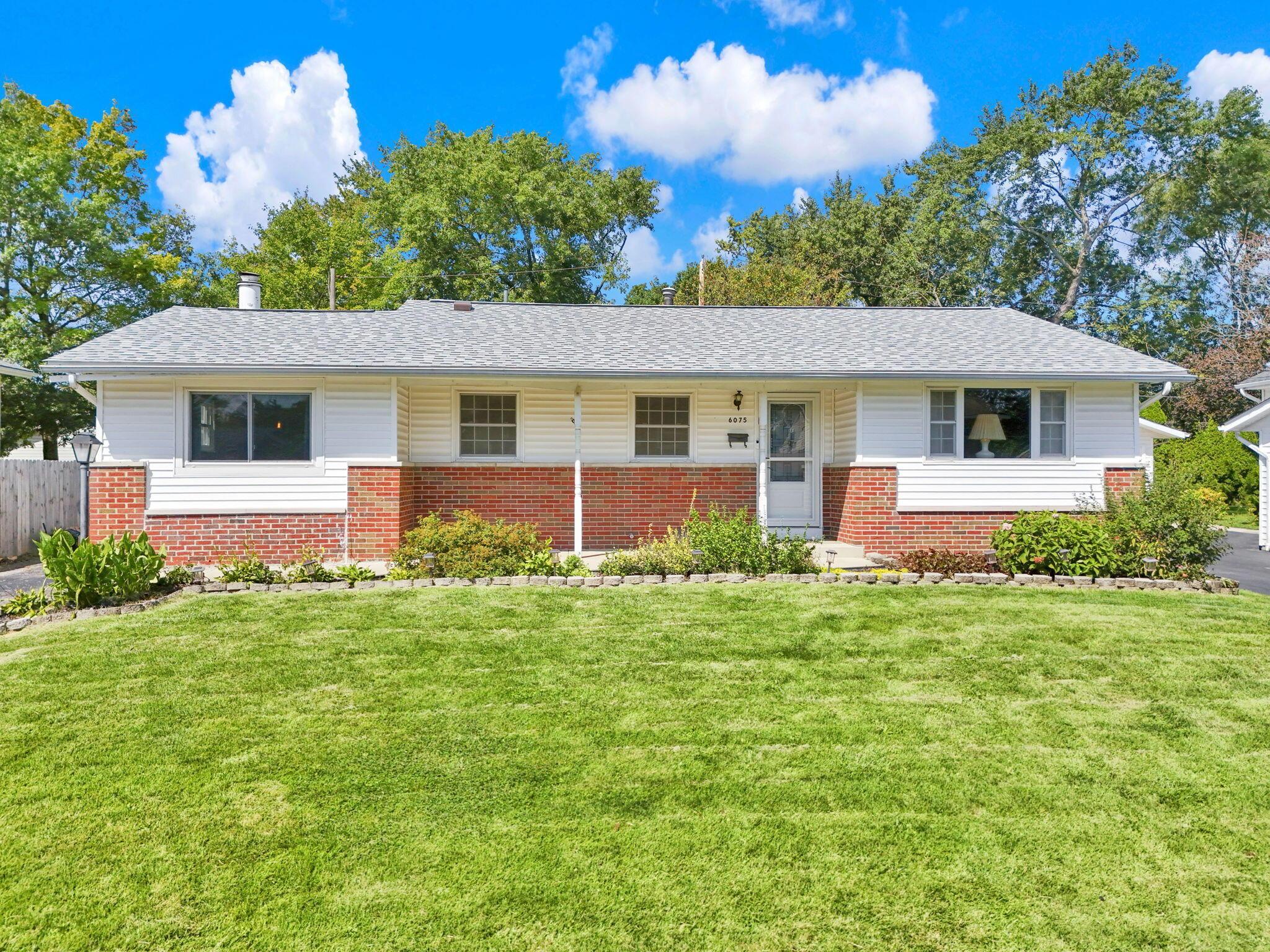 6075 Burnley Square E Property Photo 2