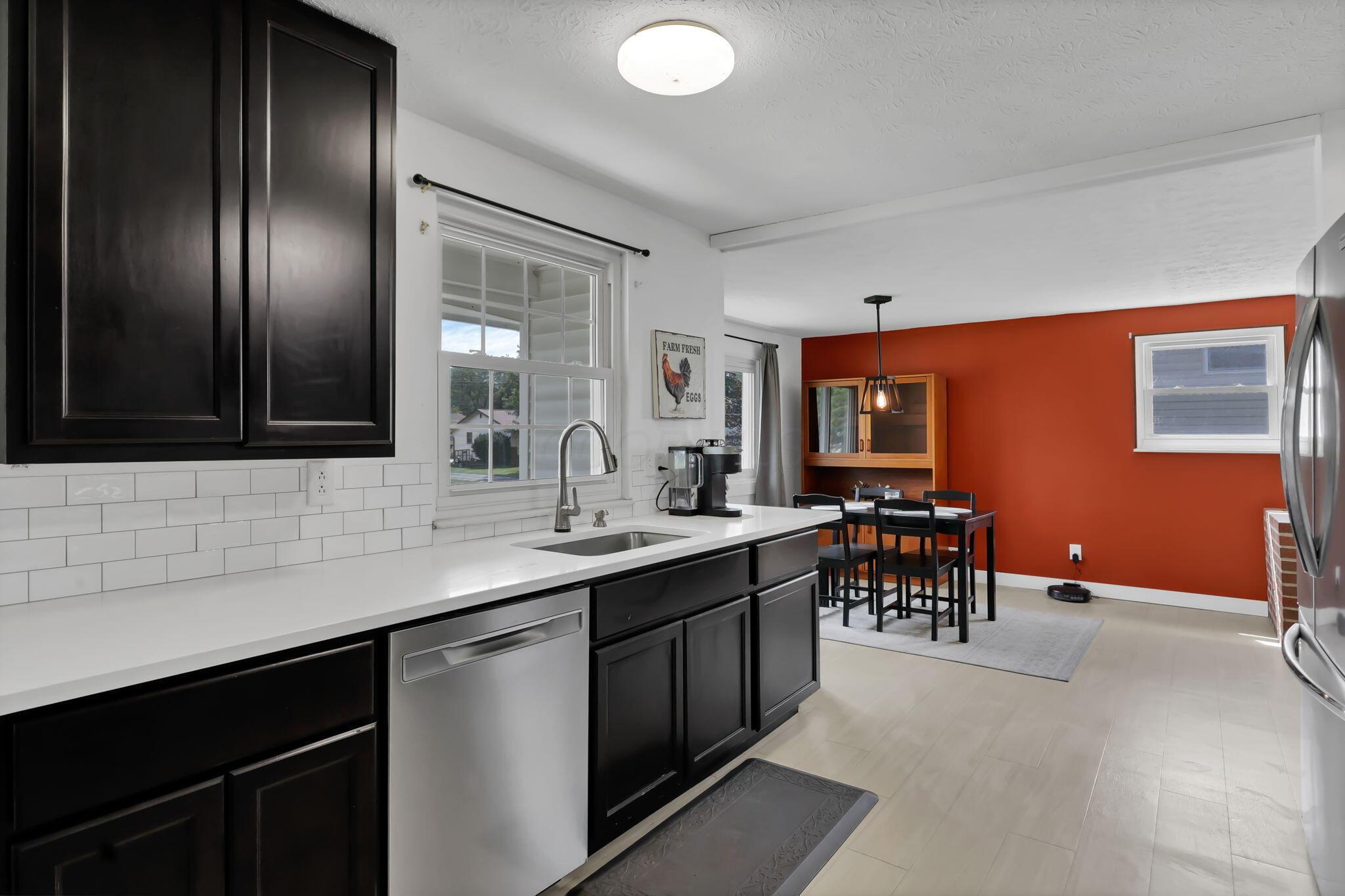 6075 Burnley Square E Property Photo 12