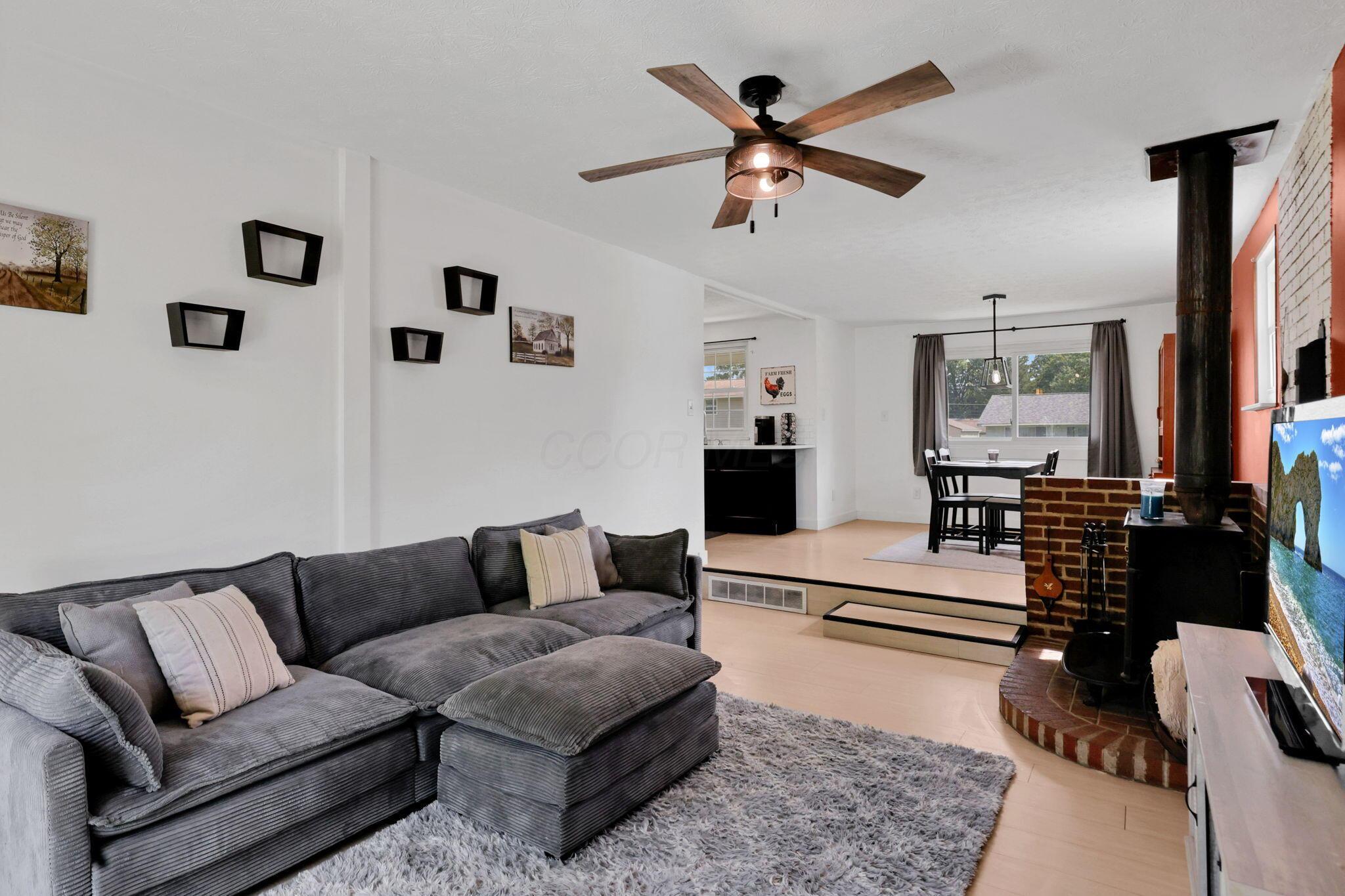 6075 Burnley Square E Property Photo 17