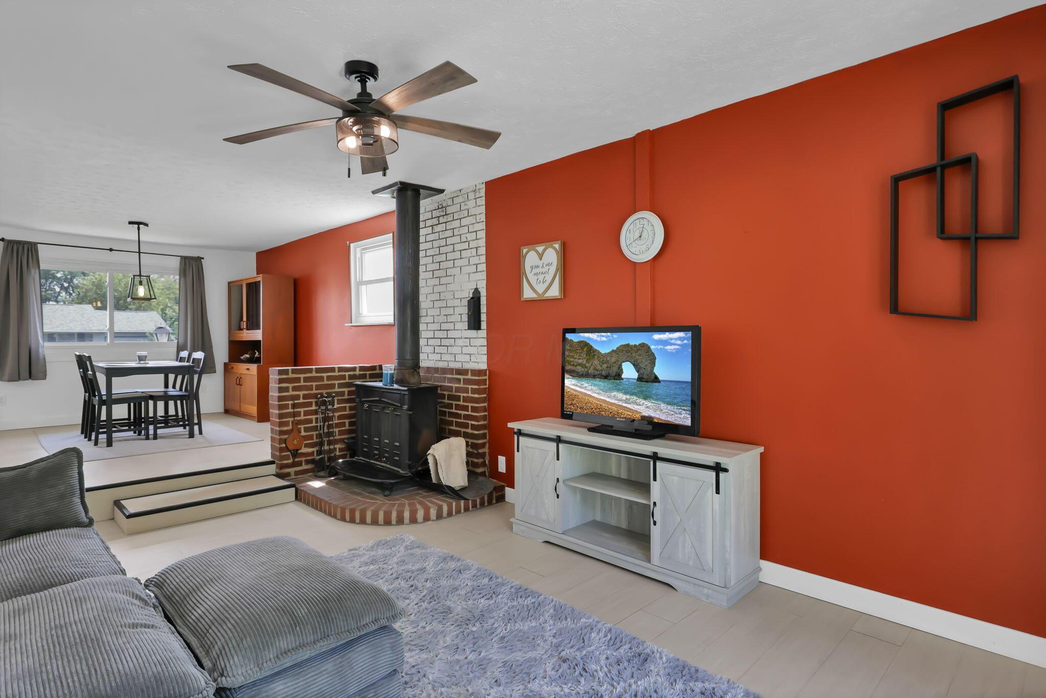 6075 Burnley Square E Property Photo 18