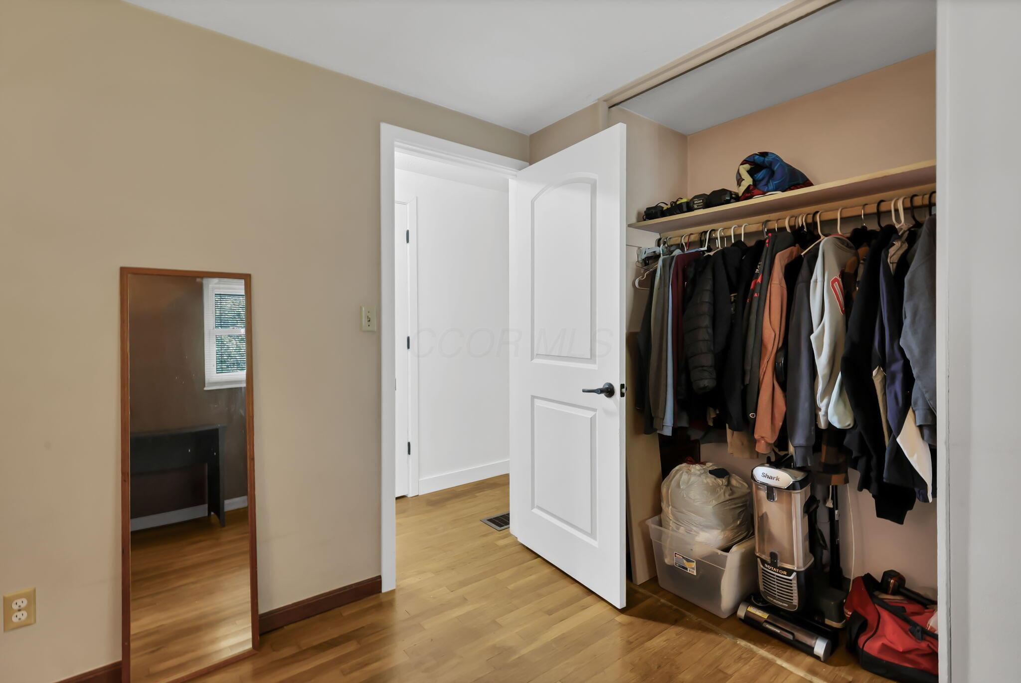 6075 Burnley Square E Property Photo 28
