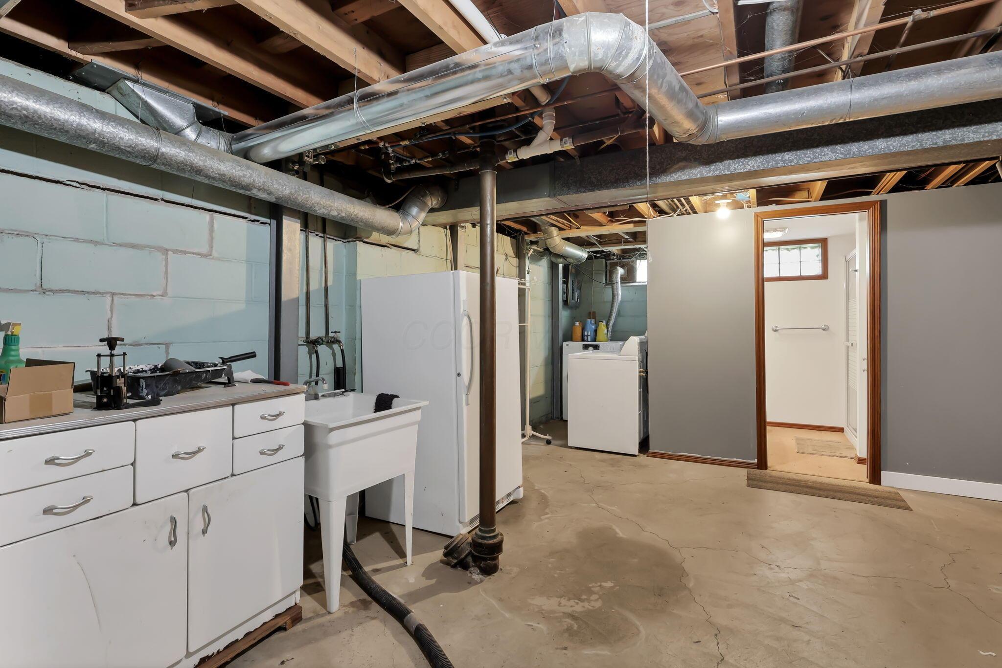 6075 Burnley Square E Property Photo 35