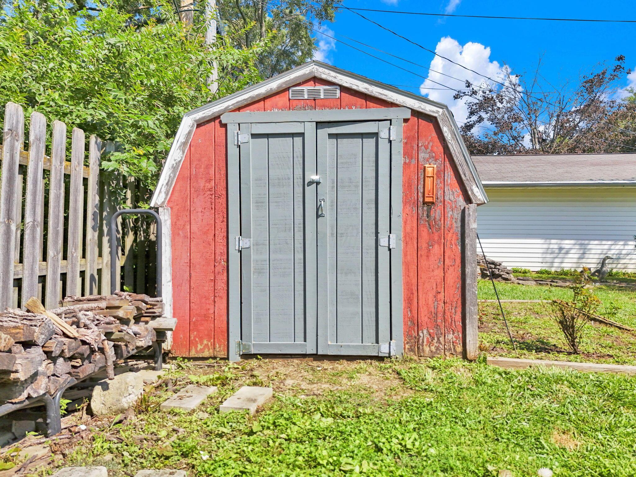 6075 Burnley Square E Property Photo 40