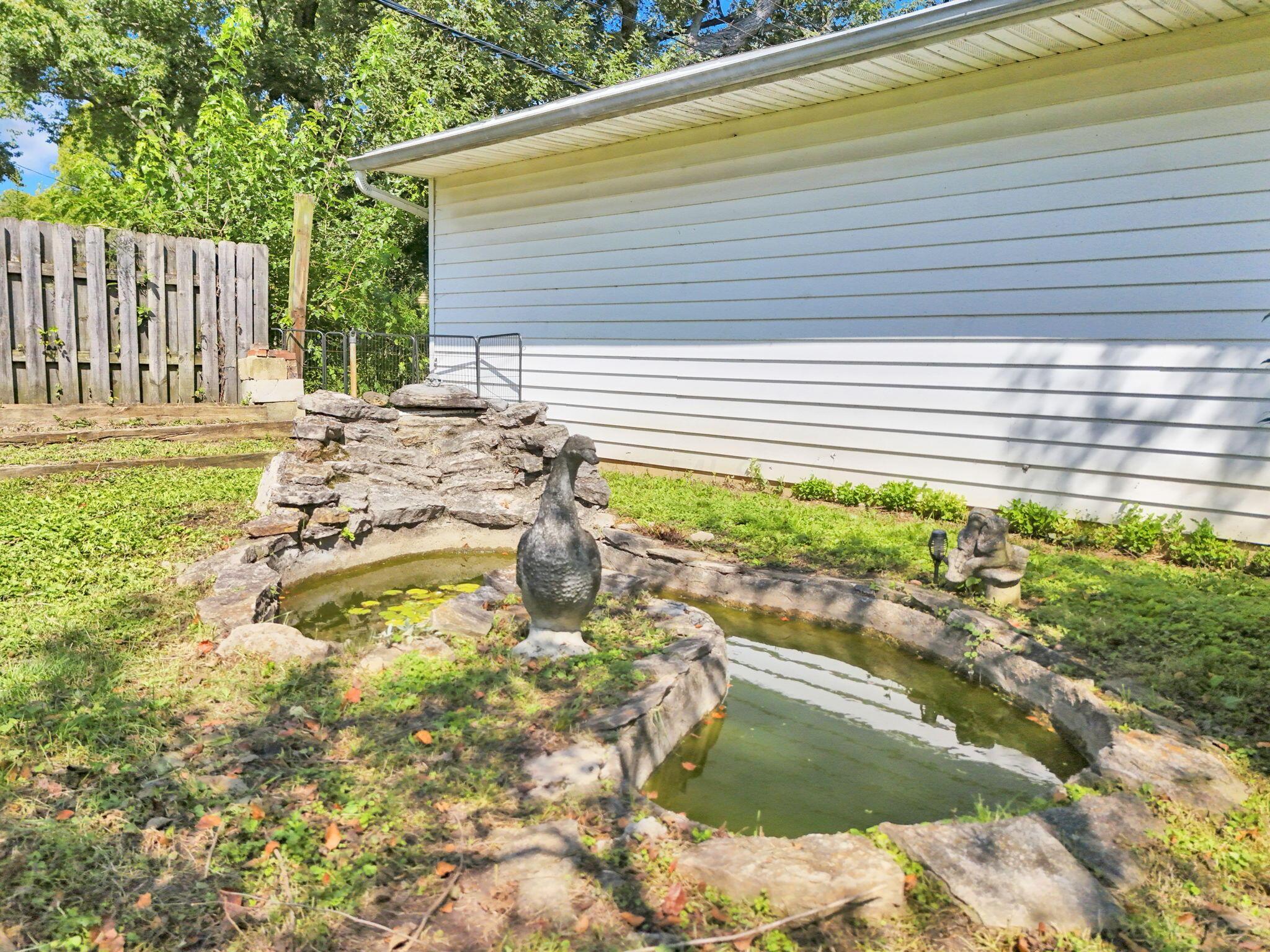 6075 Burnley Square E Property Photo 41