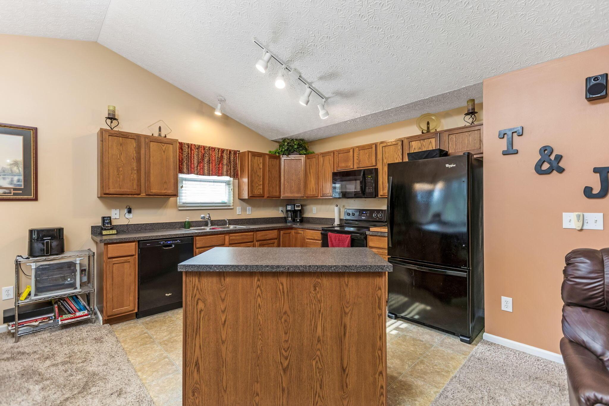 381 Sycamore Drive Property Photo 17