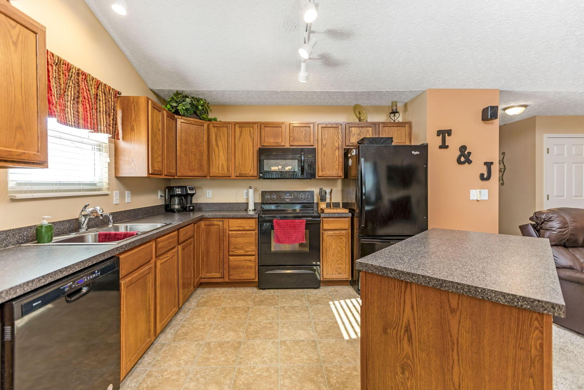 381 Sycamore Drive Property Photo 18