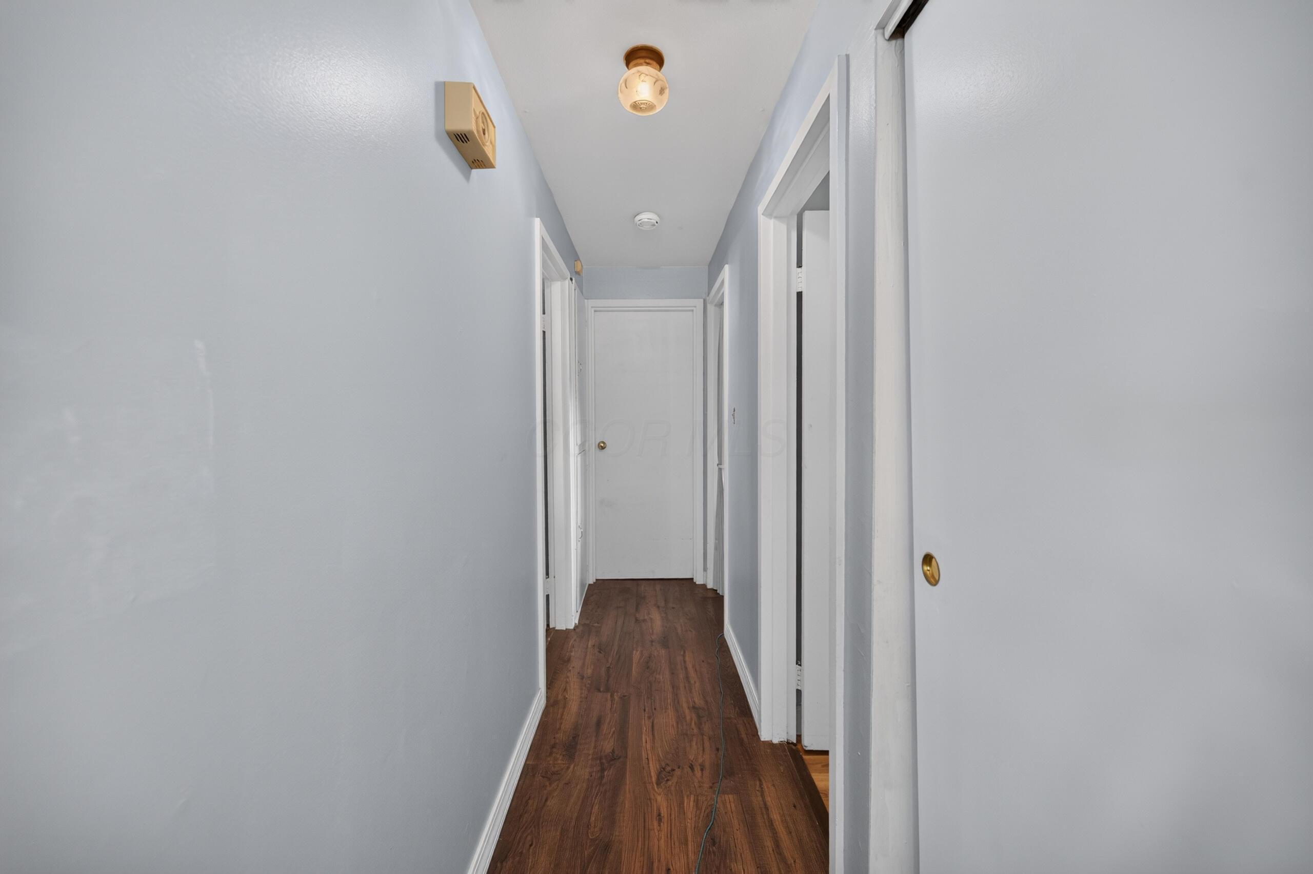 899 W Stephen Drive W Property Photo 9