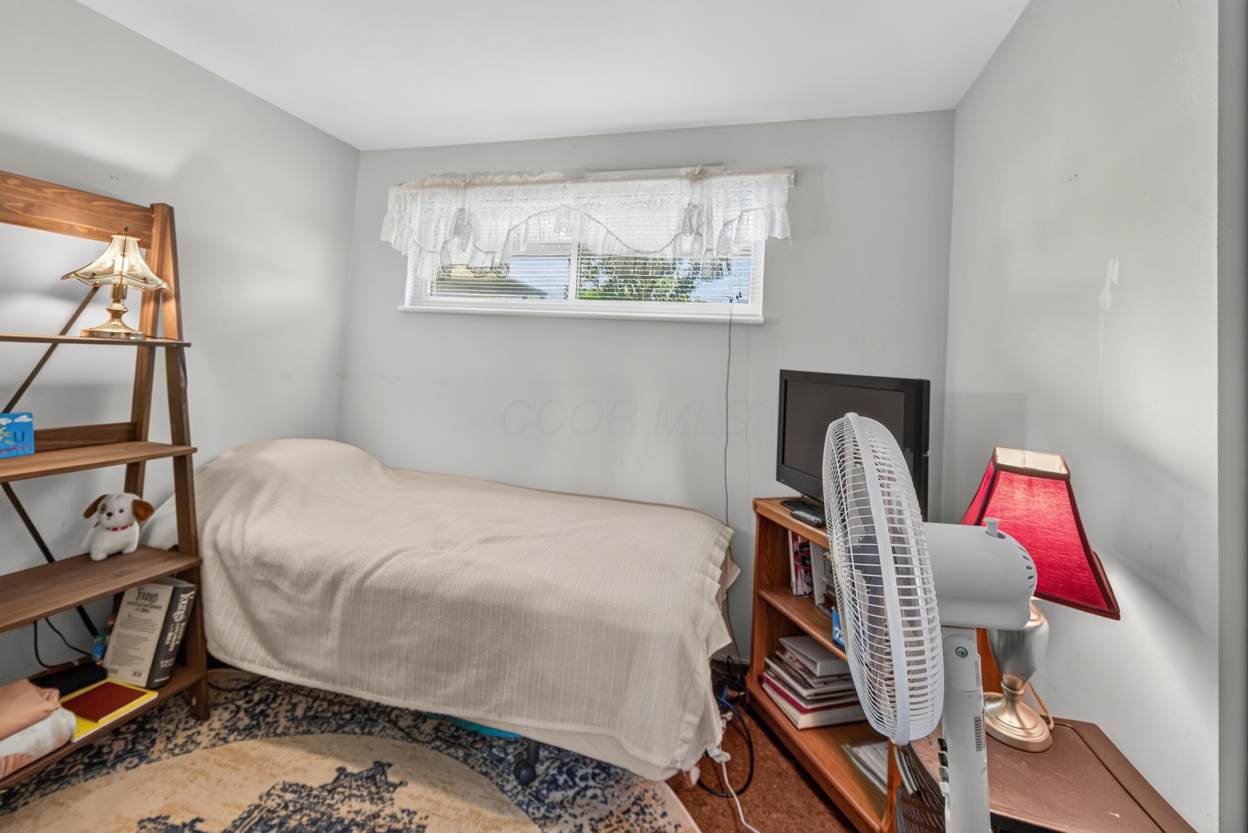 899 W Stephen Drive W Property Photo 13