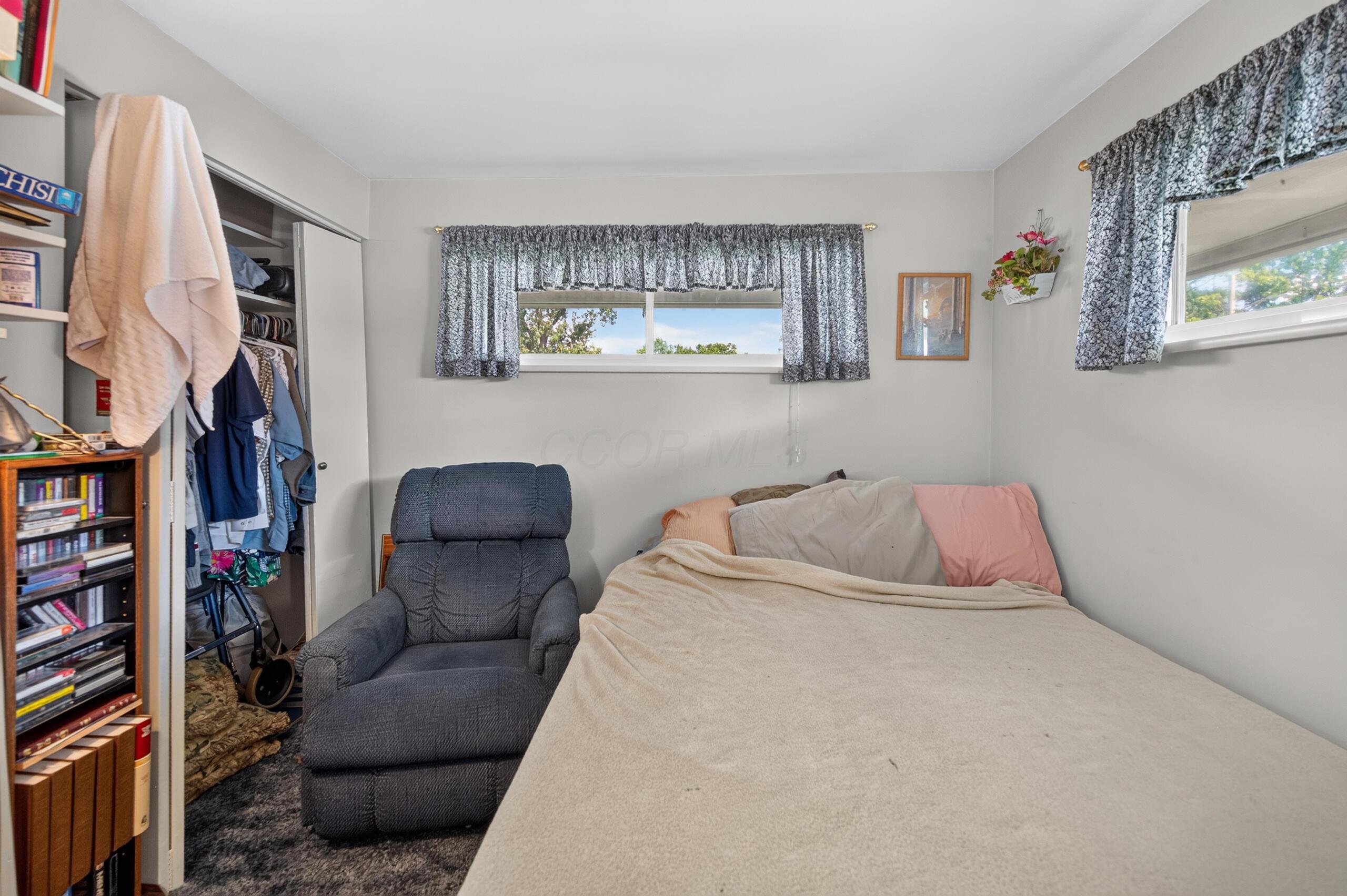899 W Stephen Drive W Property Photo 14
