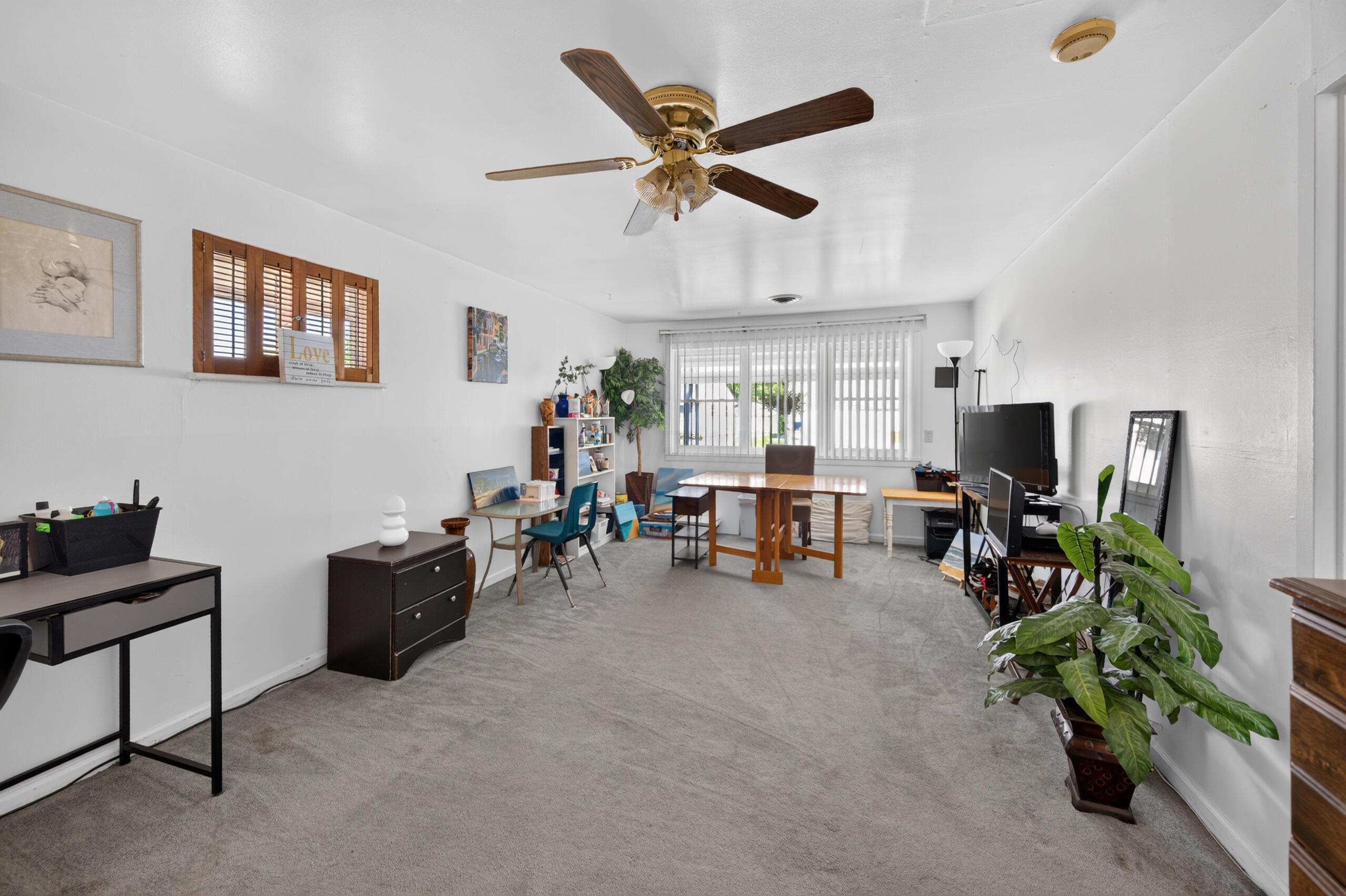 899 W Stephen Drive W Property Photo 15