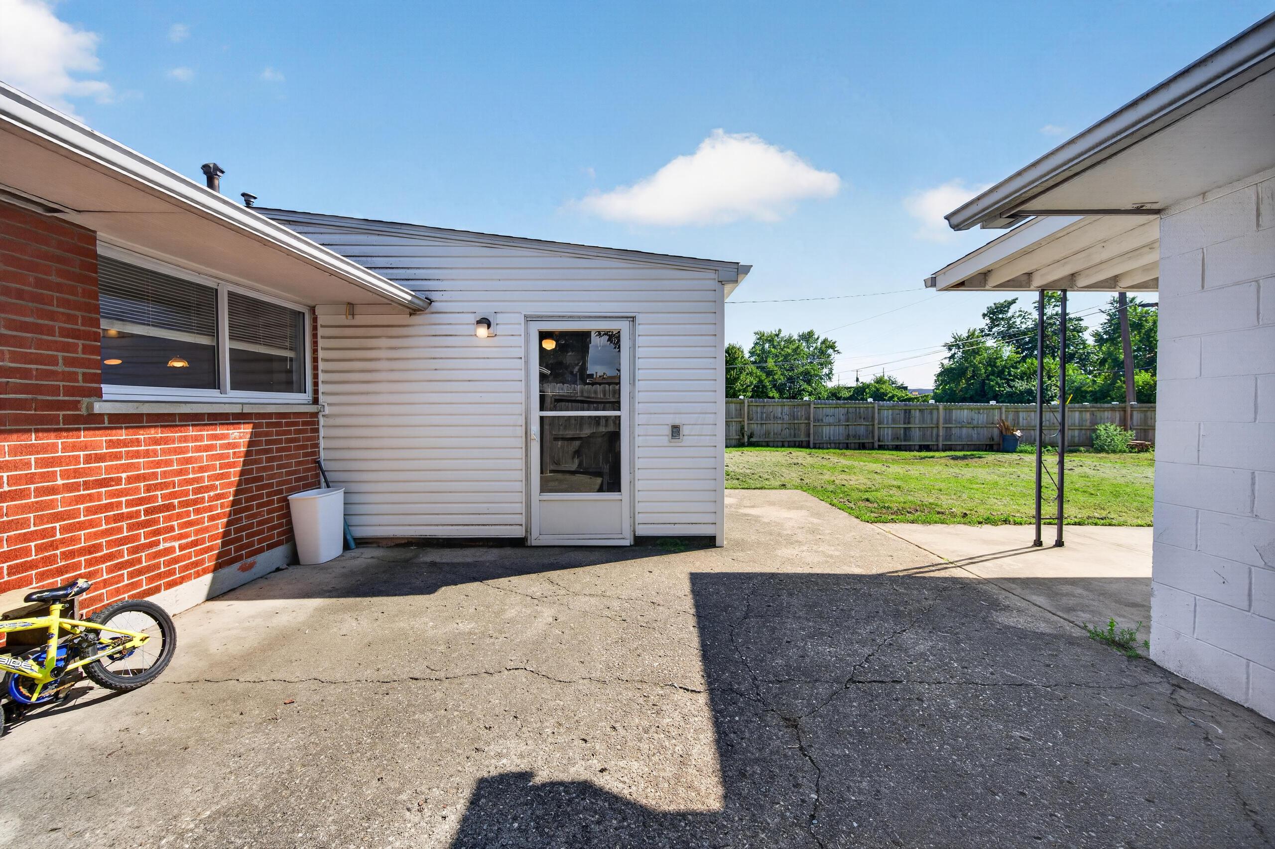899 W Stephen Drive W Property Photo 18