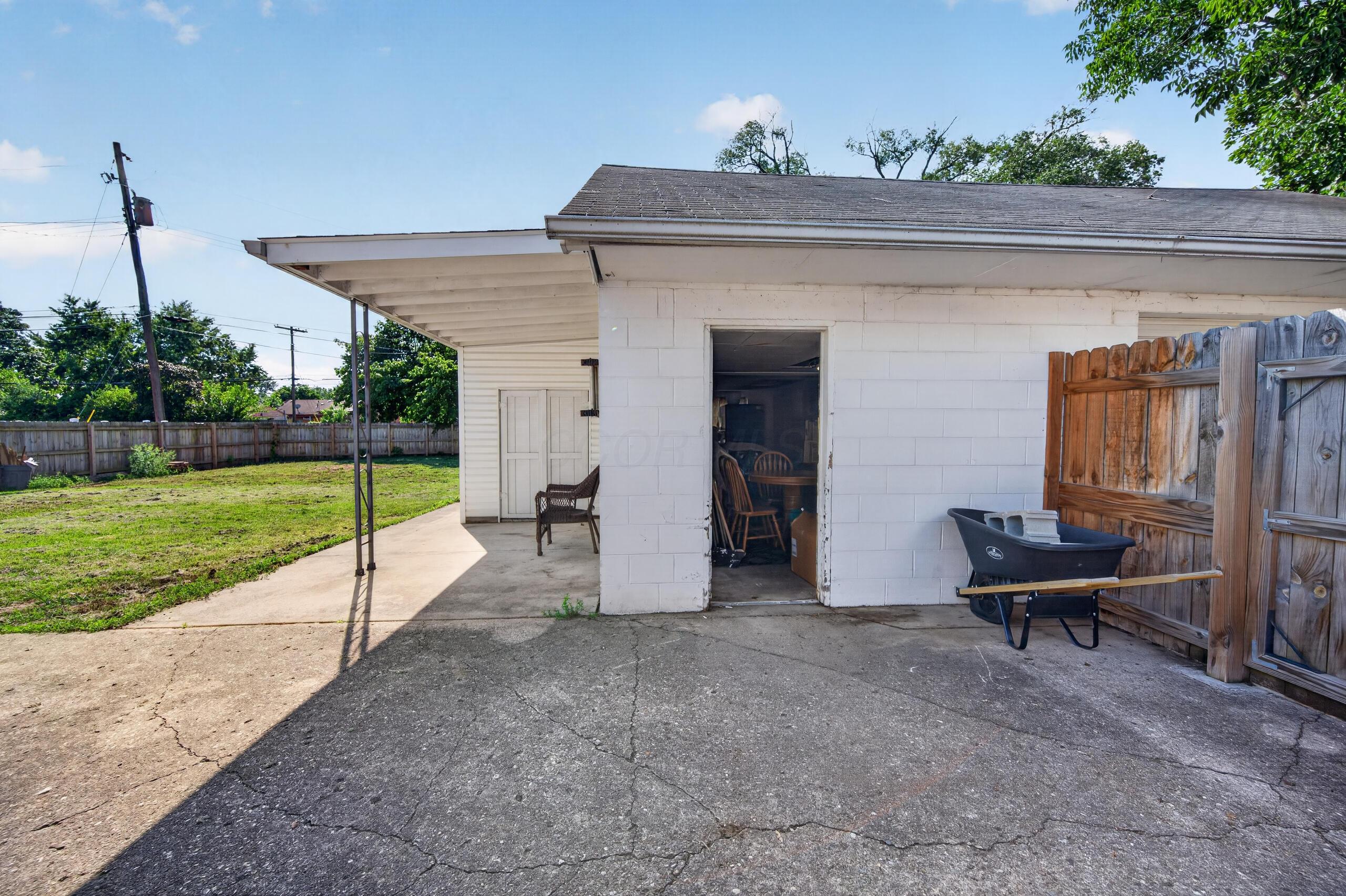 899 W Stephen Drive W Property Photo 20
