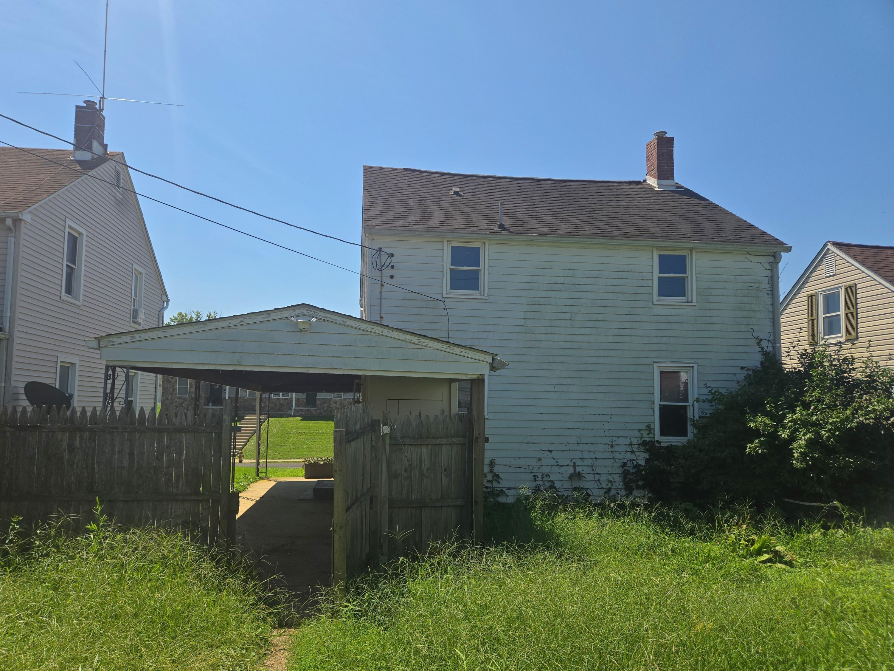 260 W Angle Avenue Property Photo 4