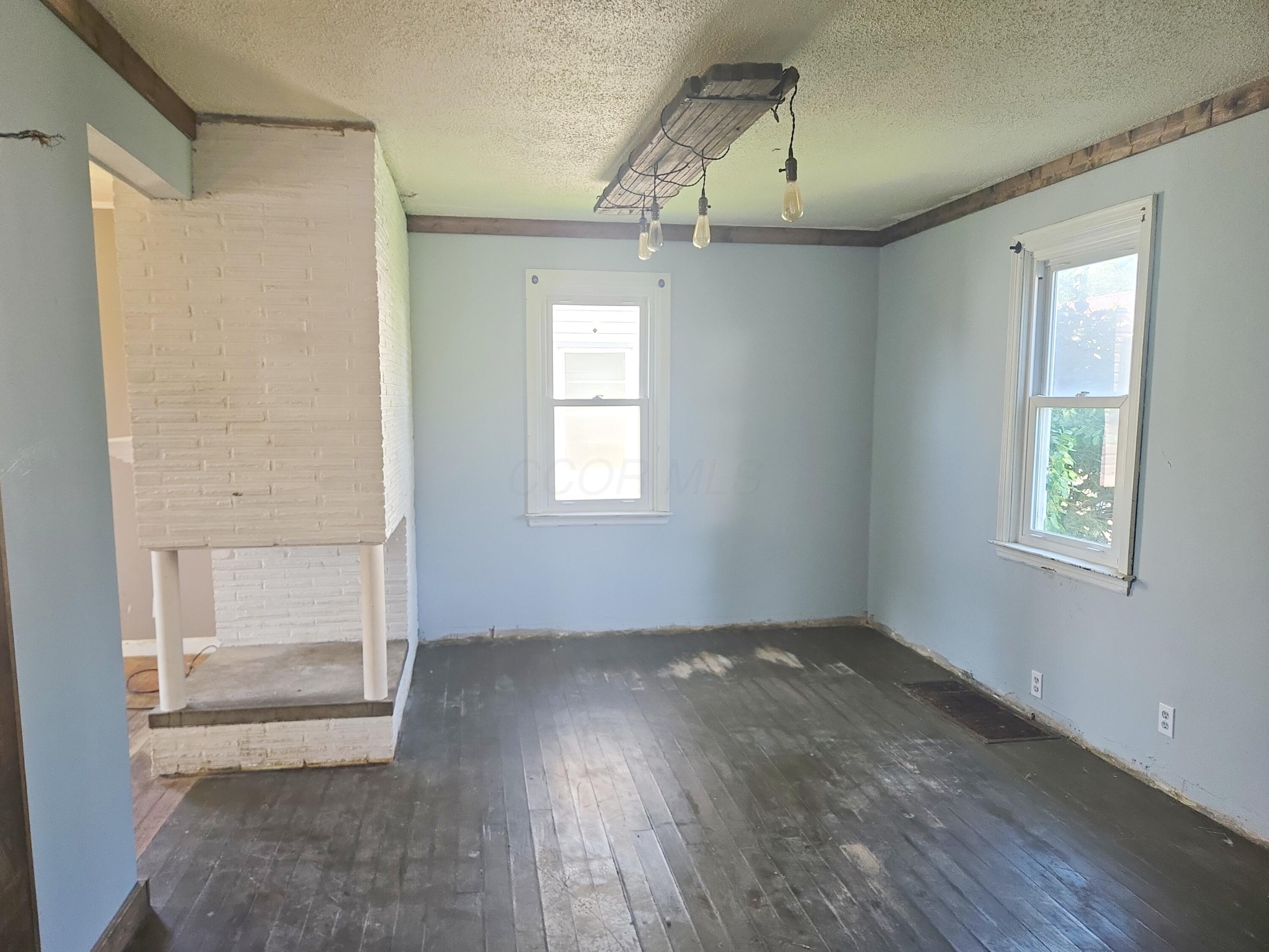 260 W Angle Avenue Property Photo 6