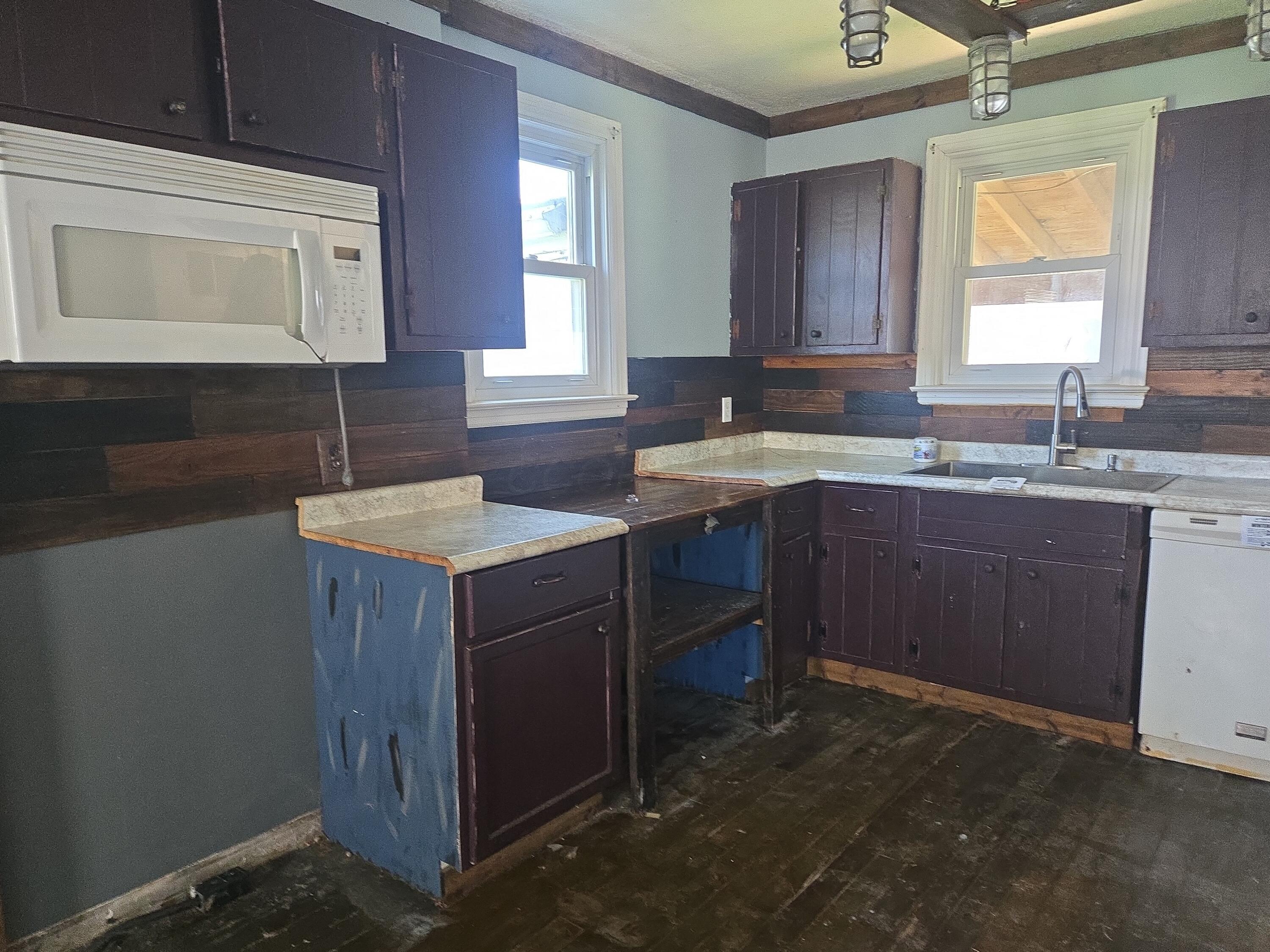 260 W Angle Avenue Property Photo 7