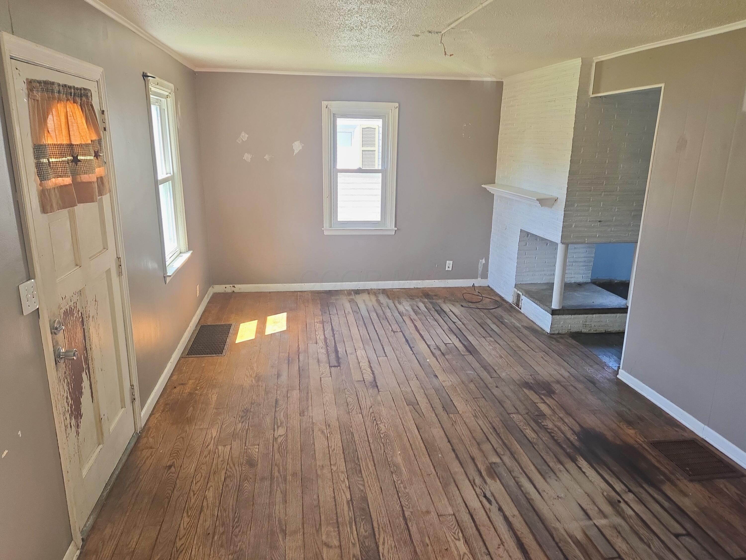 260 W Angle Avenue Property Photo 8