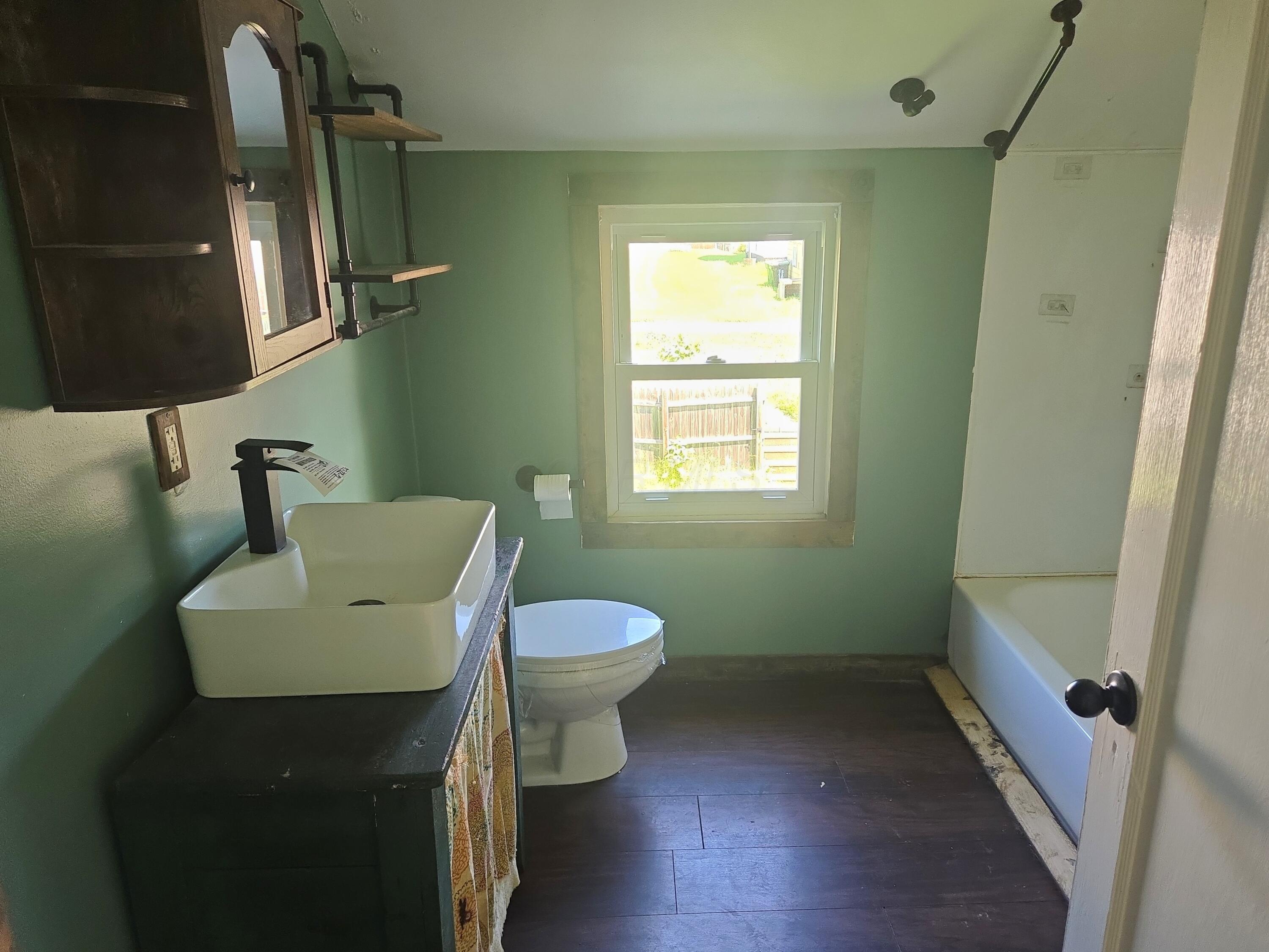260 W Angle Avenue Property Photo 9