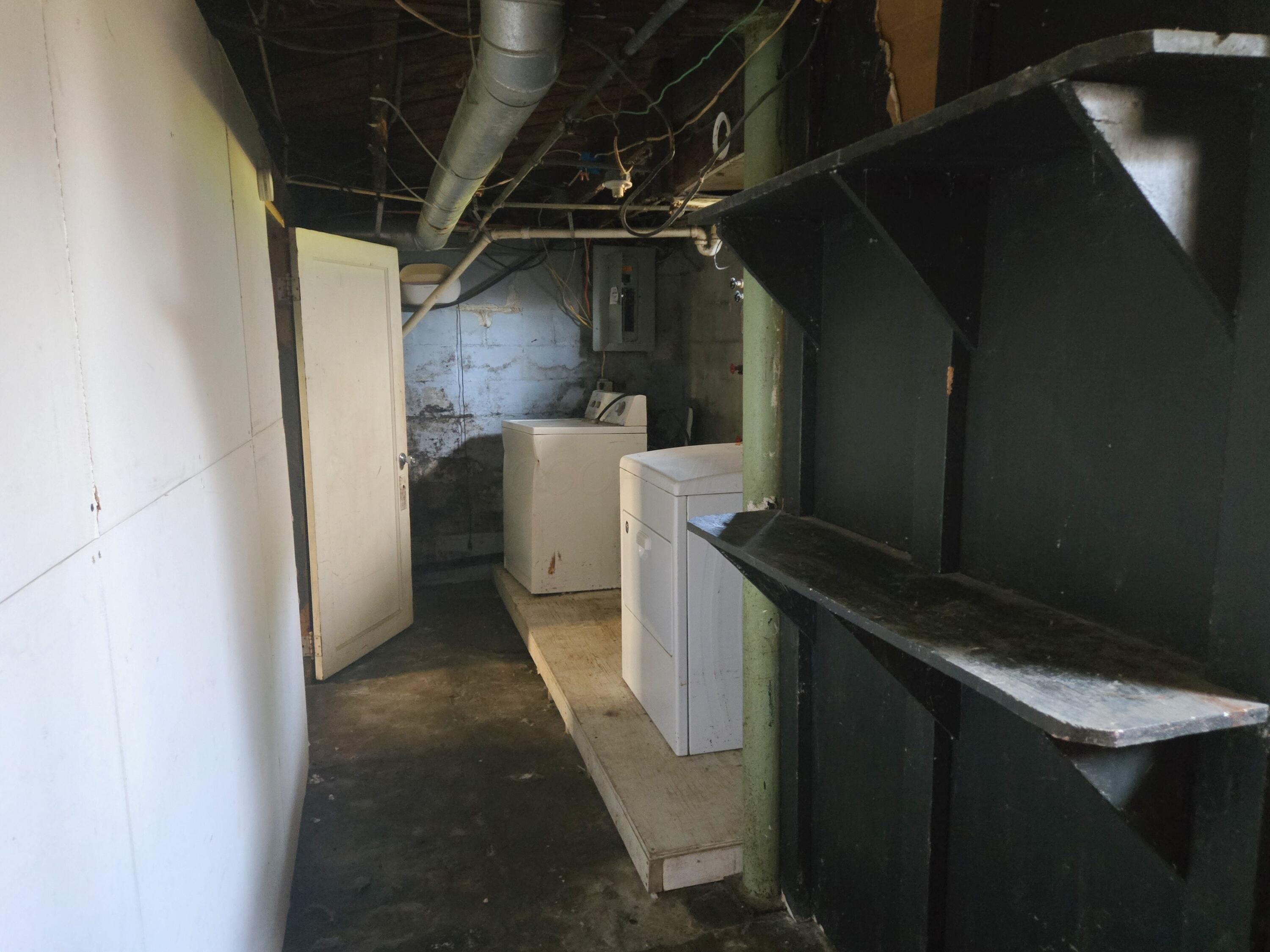 260 W Angle Avenue Property Photo 13