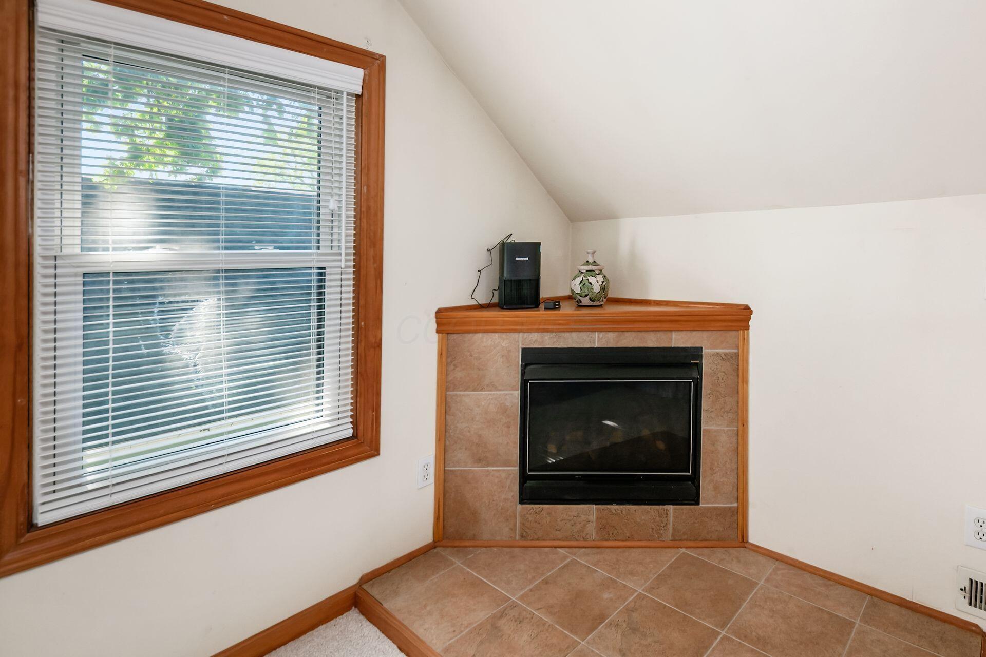128 E Royal Forest Boulevard Property Photo 32