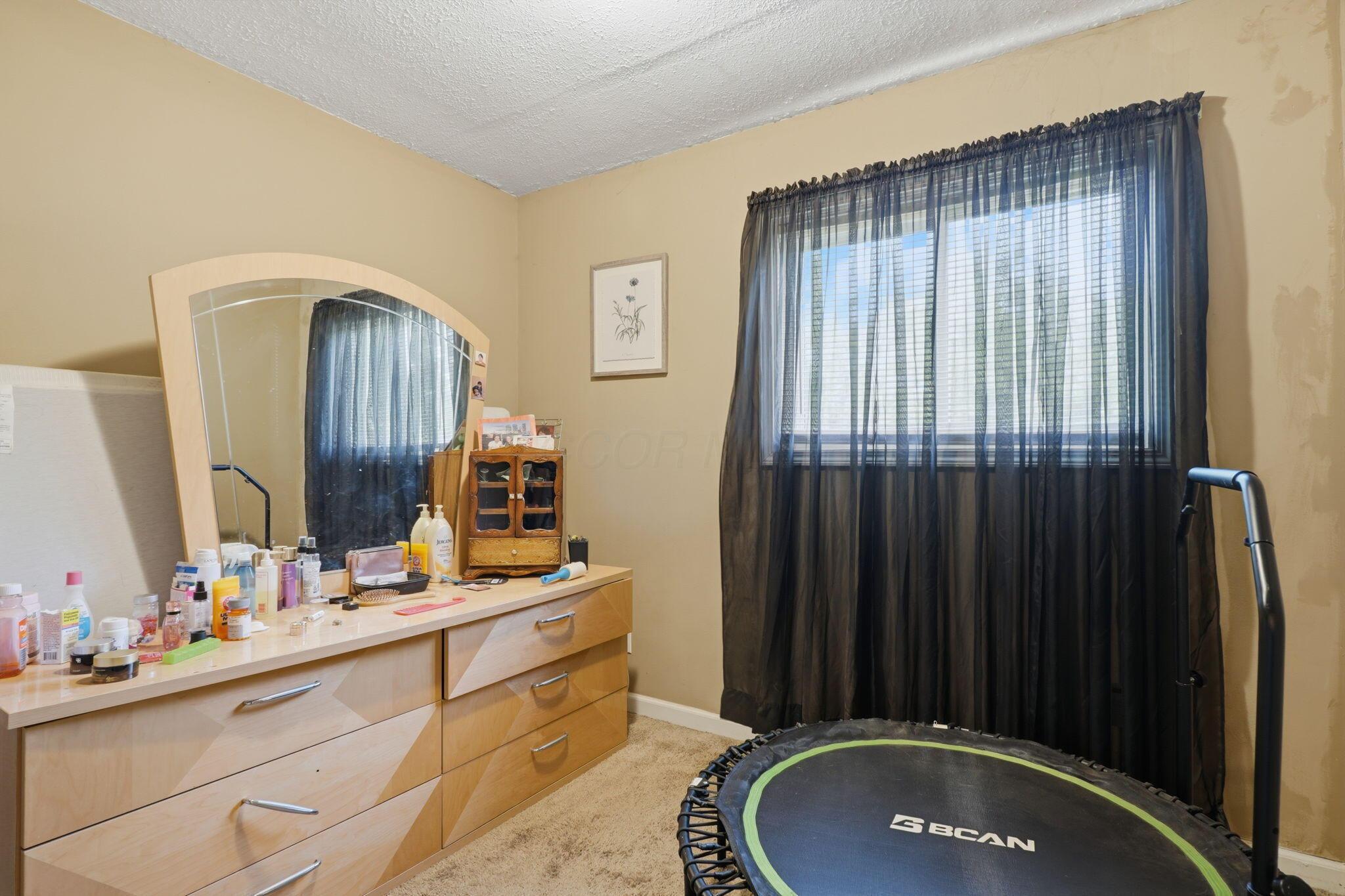 5285 Zimmer Drive Property Photo 8