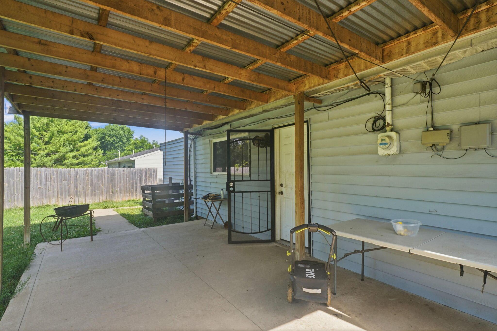 5285 Zimmer Drive Property Photo 16