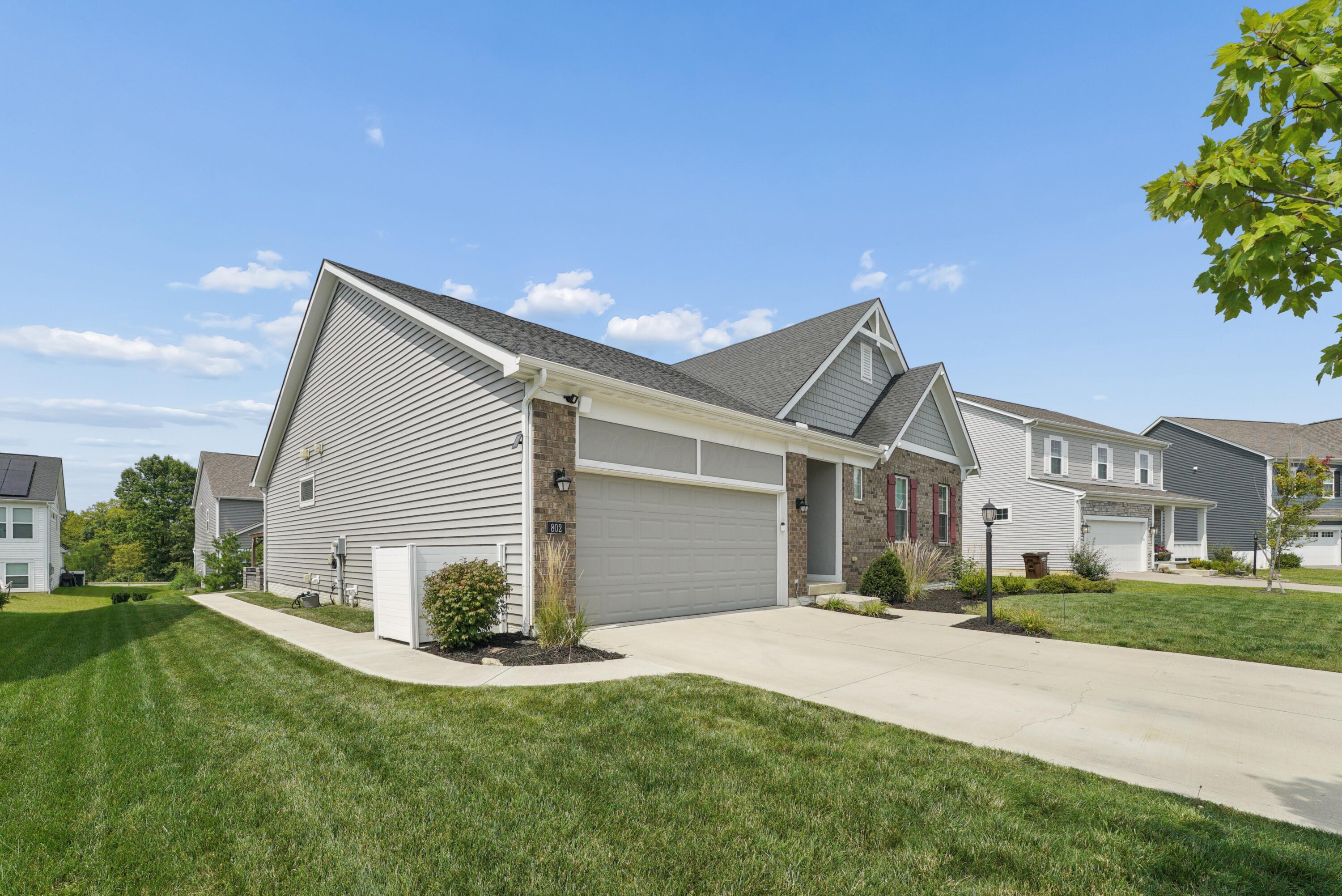 802 Avebury Drive Property Photo 3