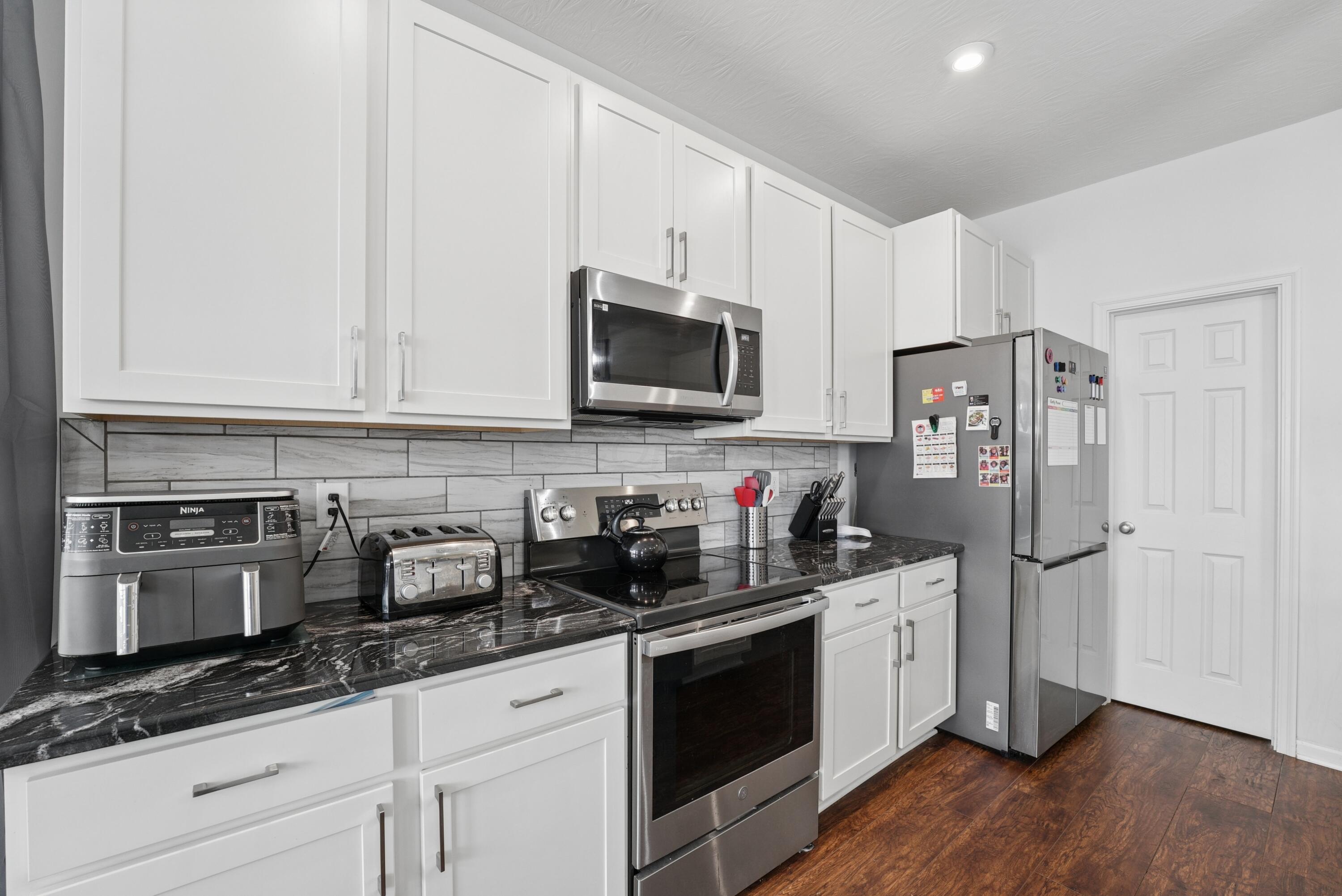 802 Avebury Drive Property Photo 17