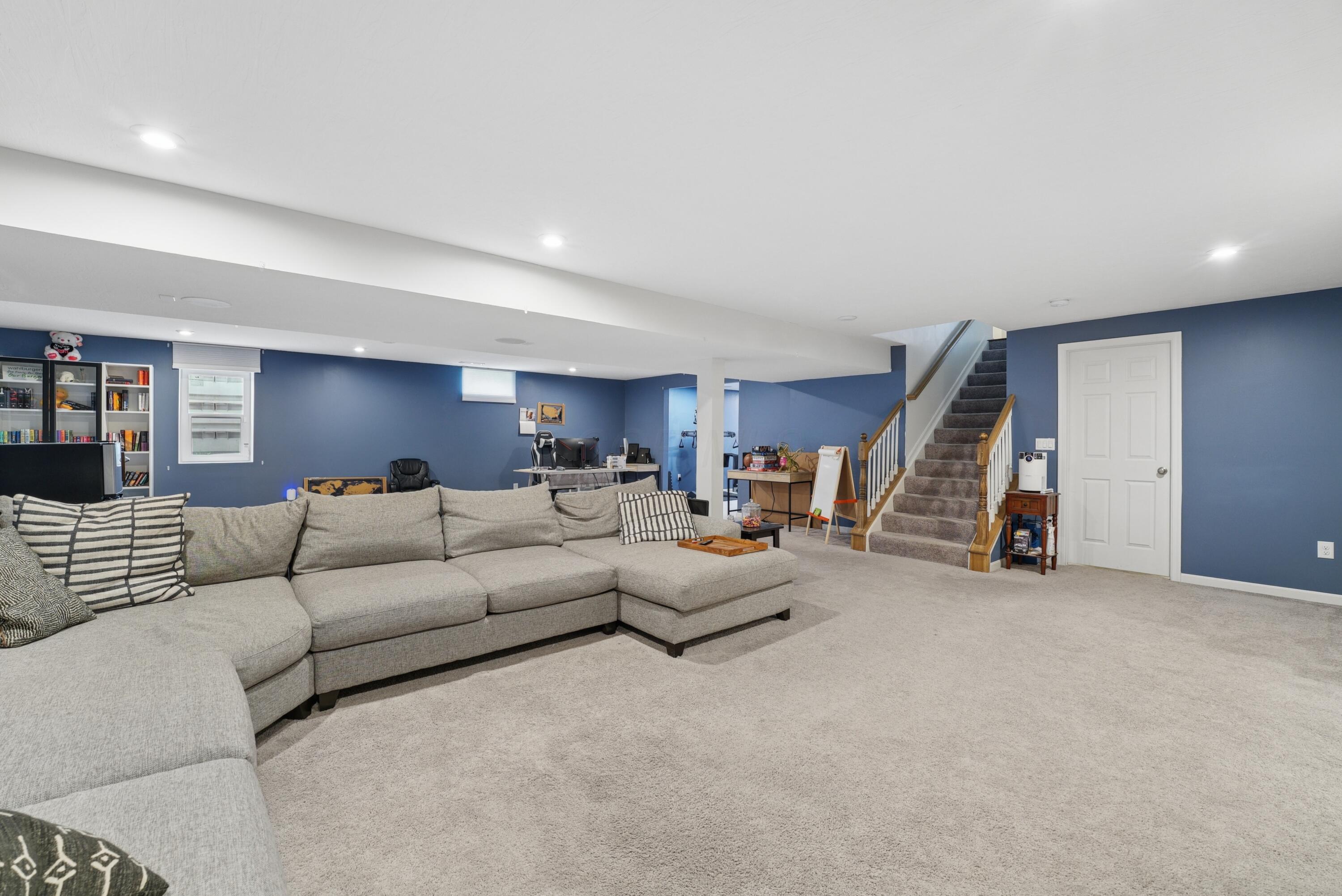 802 Avebury Drive Property Photo 33